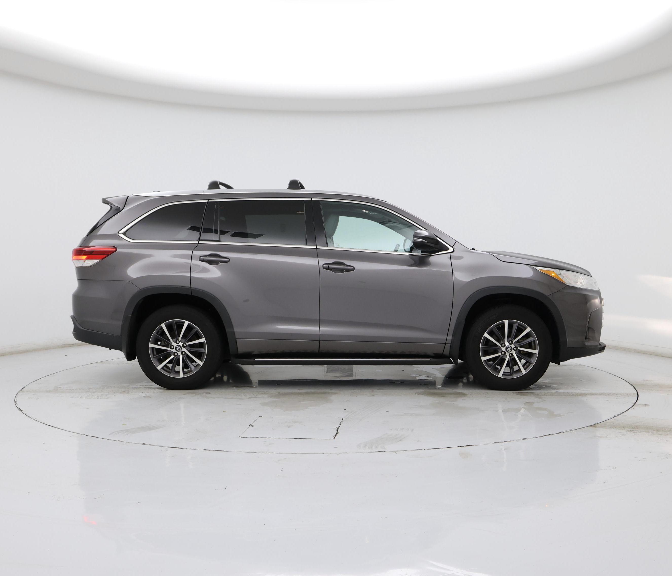 Thumbnail: 2018 Toyota Highlander - 7