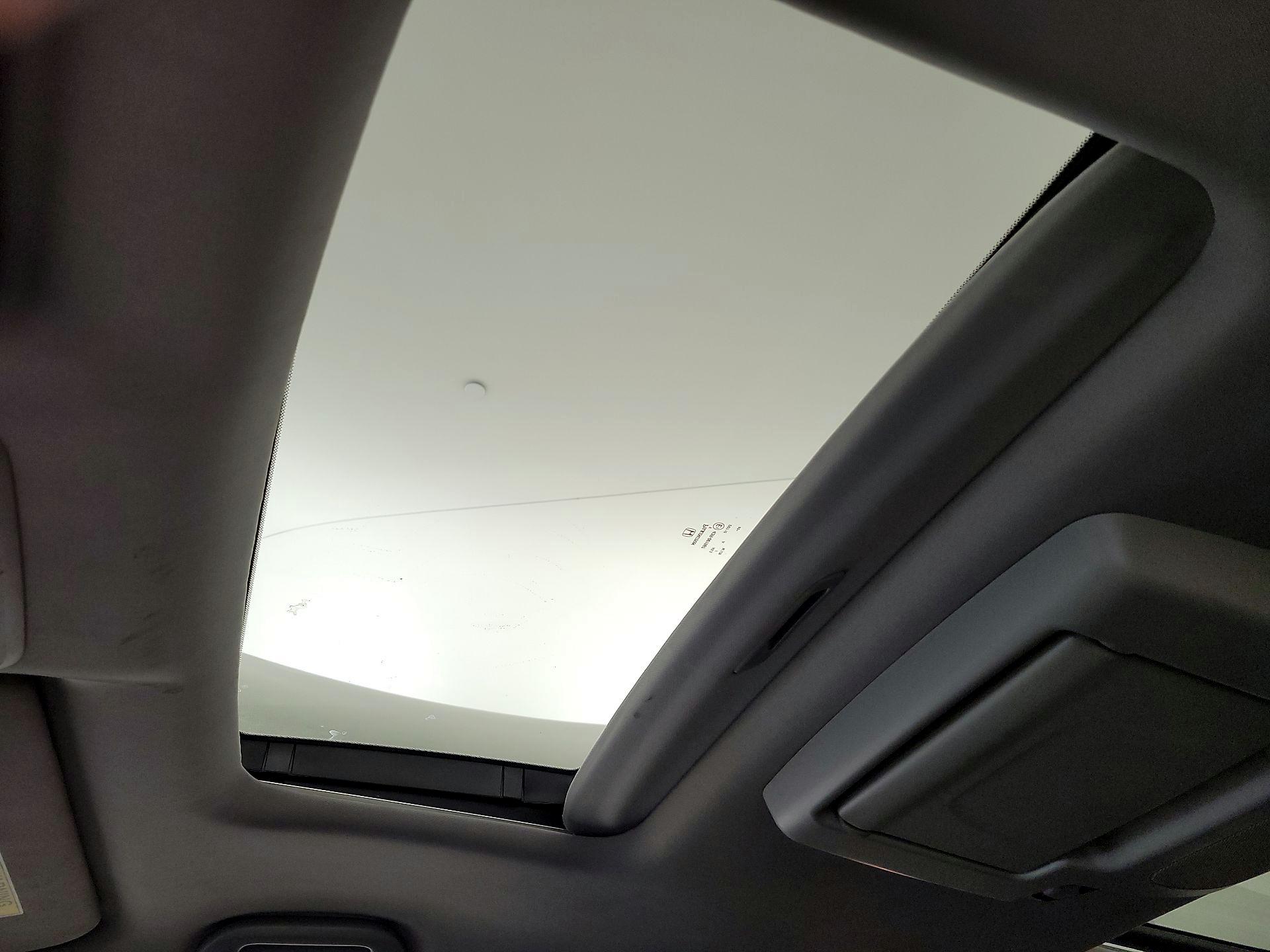 Thumbnail: 2019 Honda Pilot - 18