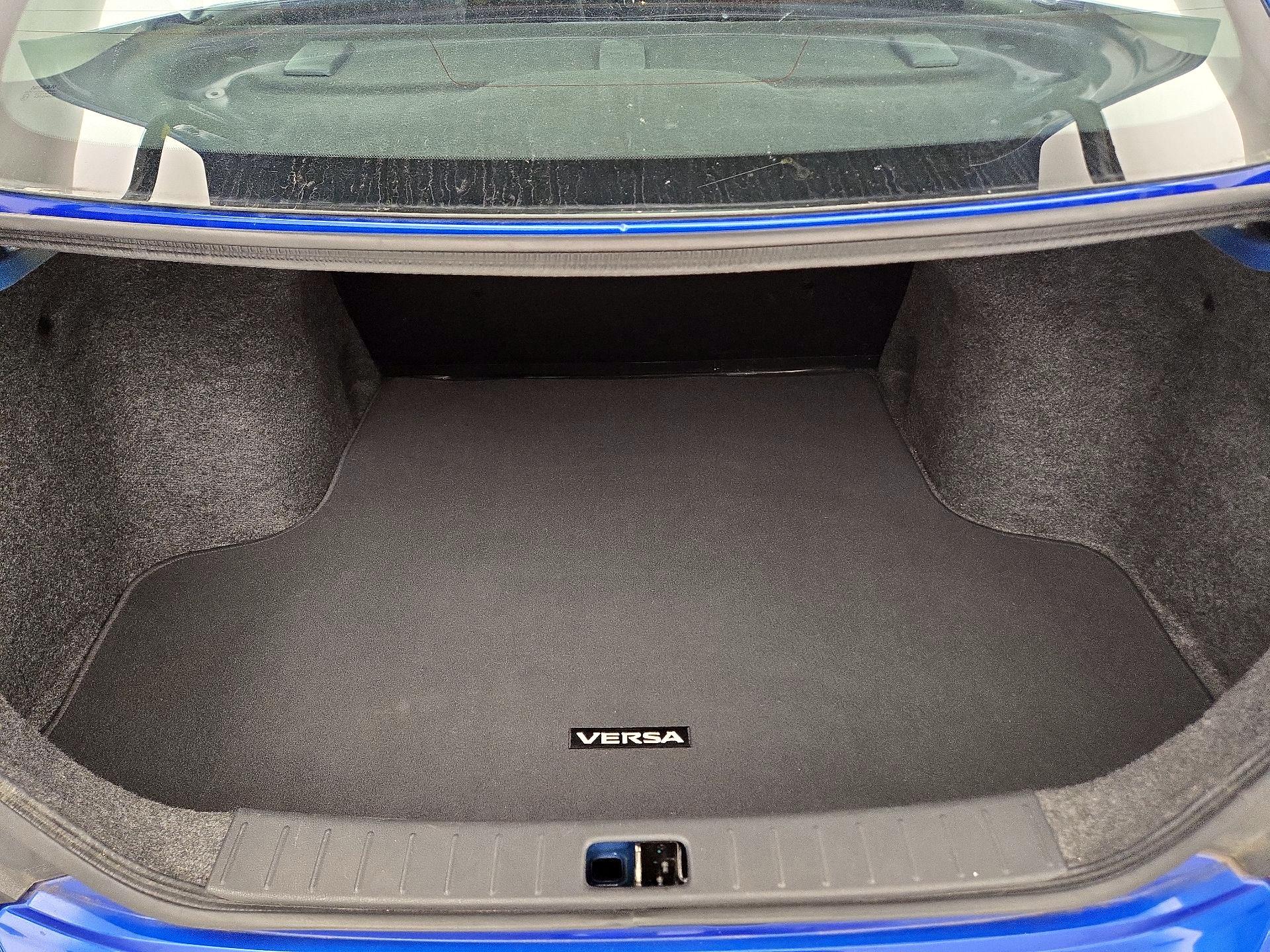 Thumbnail: 2015 Nissan Versa - 19