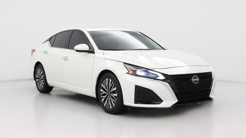 2023 Nissan Altima SV Hero Image