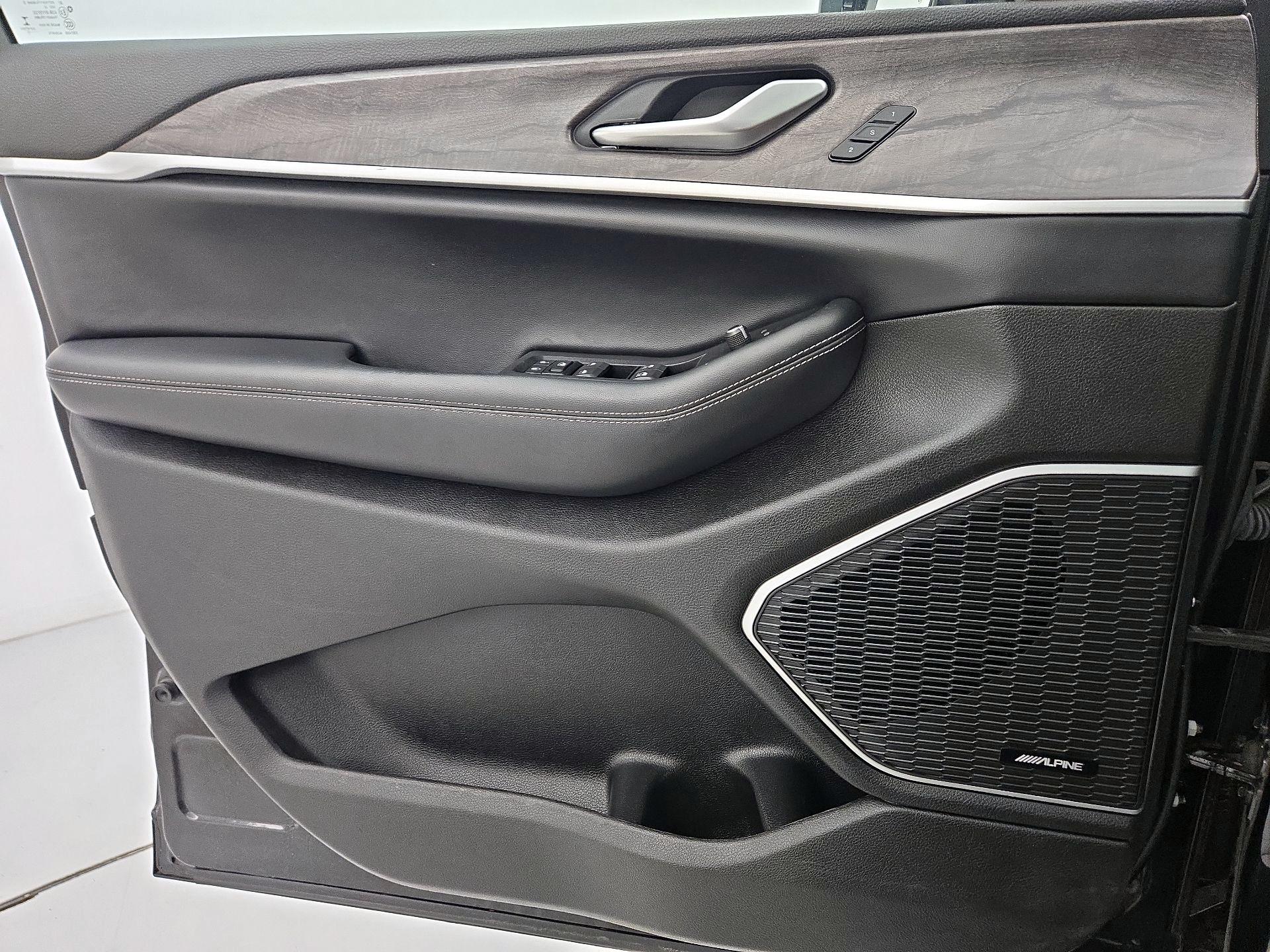 Thumbnail: 2022 Jeep Grand Cherokee L - 12
