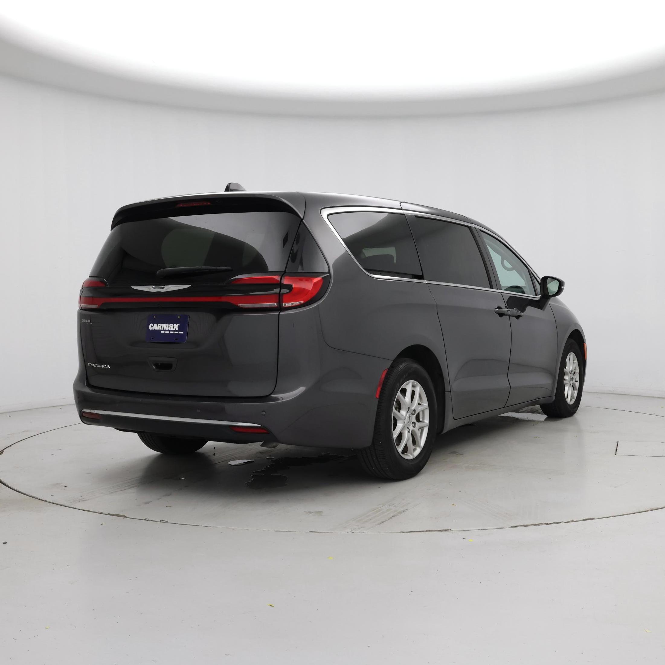 Thumbnail: 2023 Chrysler Pacifica - 8