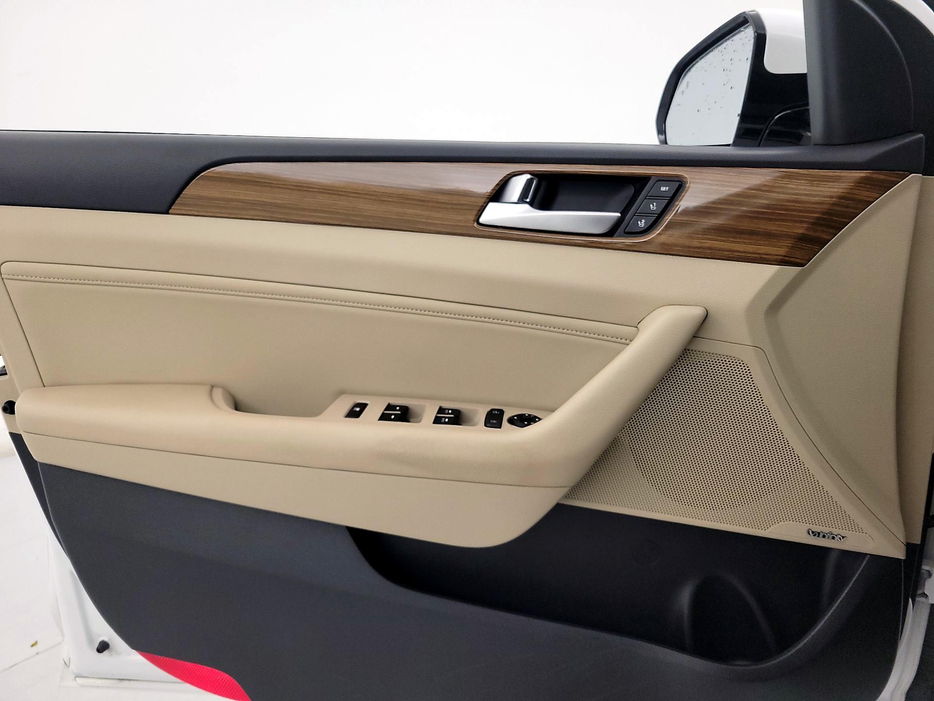 Thumbnail: 2015 Hyundai Sonata - 12