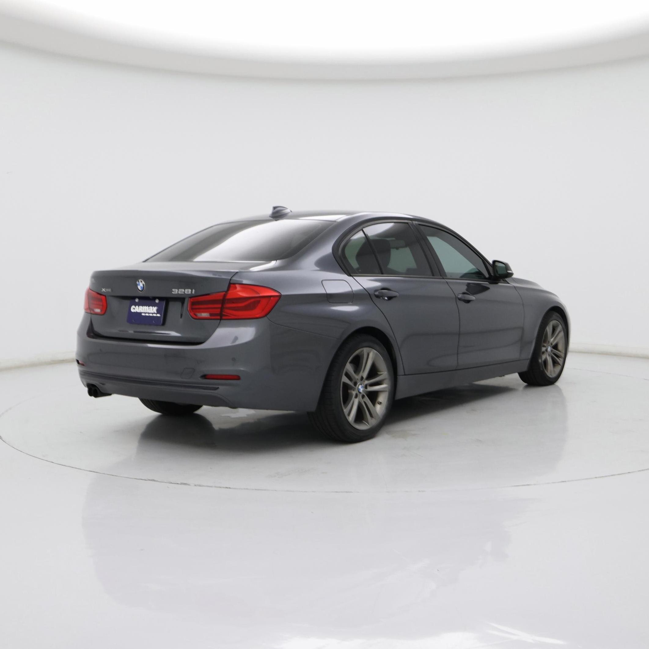 Thumbnail: 2016 BMW 3 Series - 8