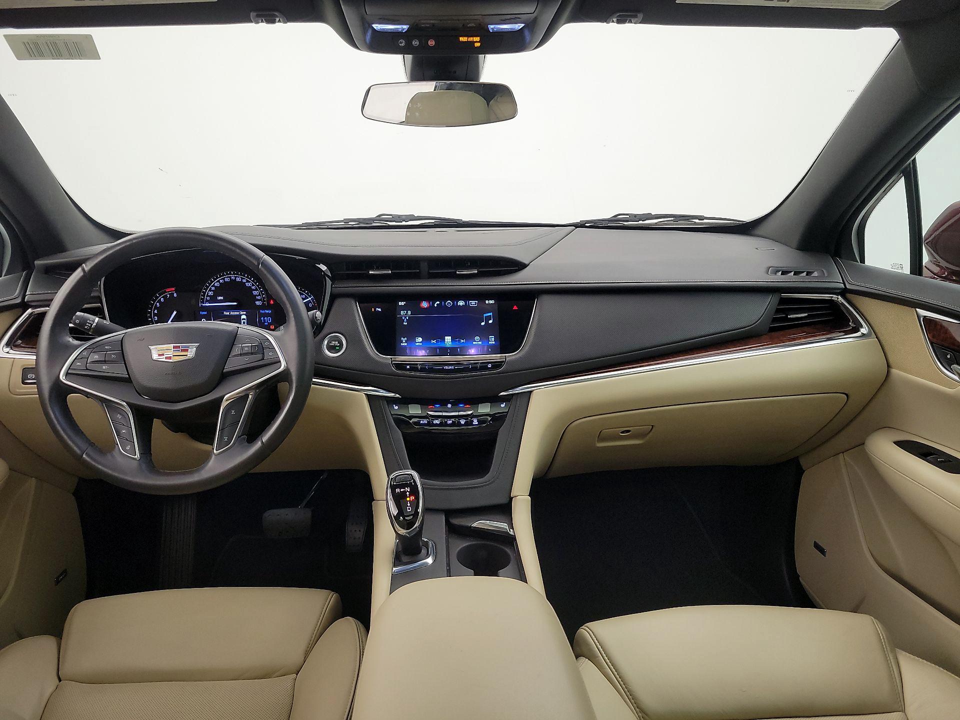 Thumbnail: 2017 Cadillac XT5 - 9