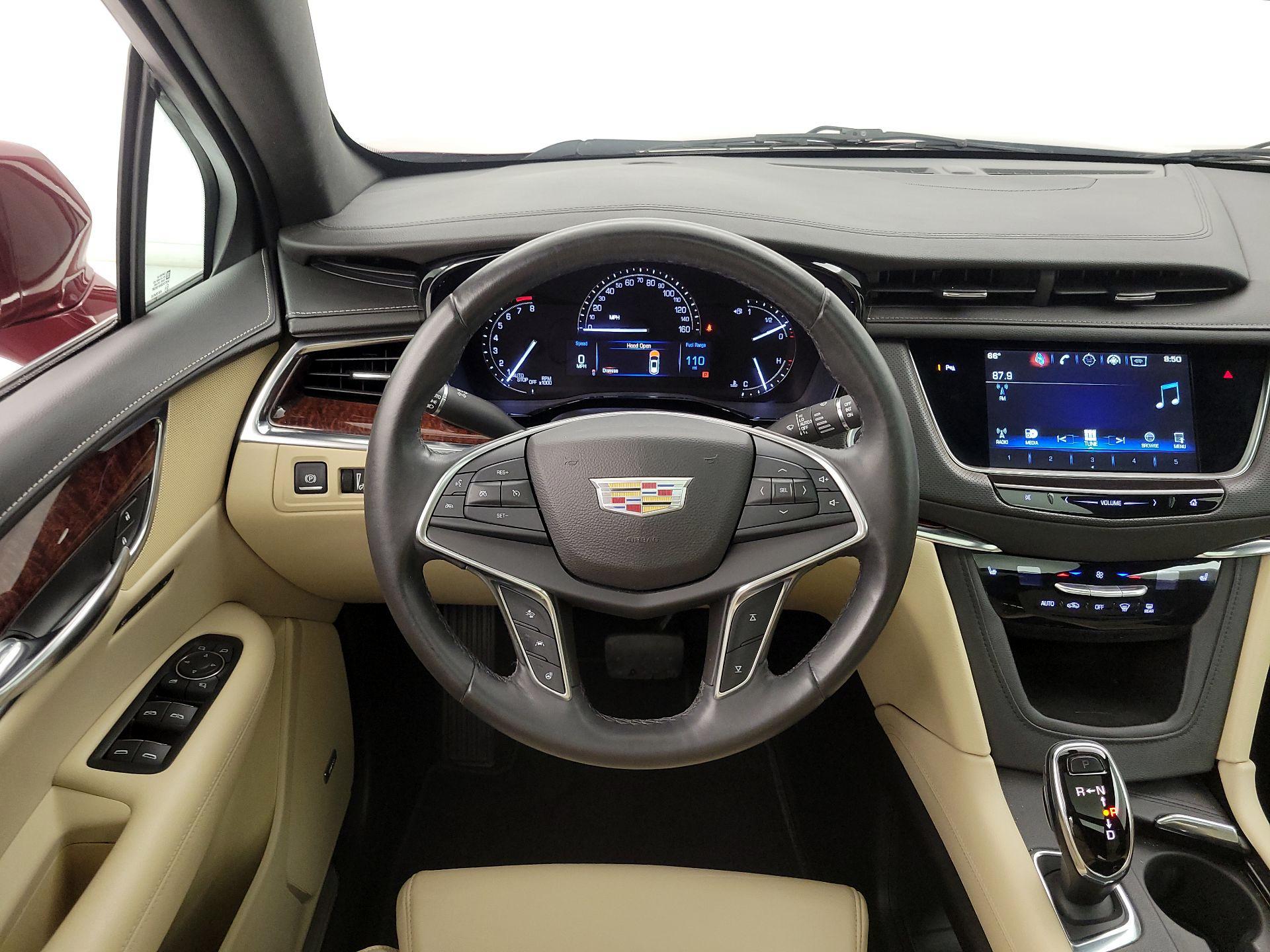 Thumbnail: 2017 Cadillac XT5 - 10