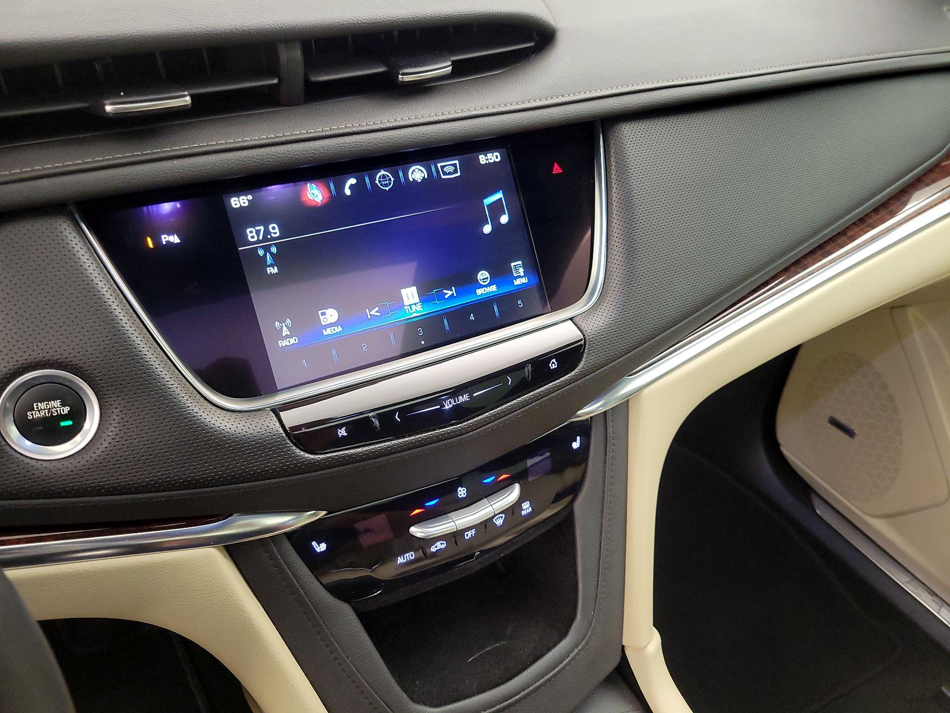 Thumbnail: 2017 Cadillac XT5 - 13