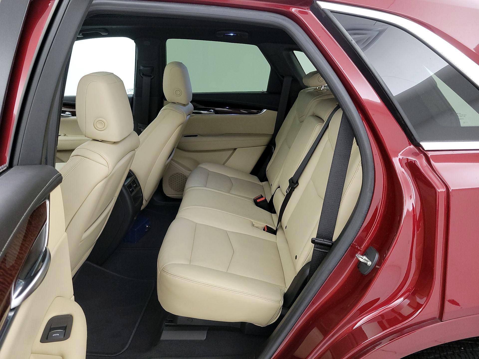 Thumbnail: 2017 Cadillac XT5 - 16