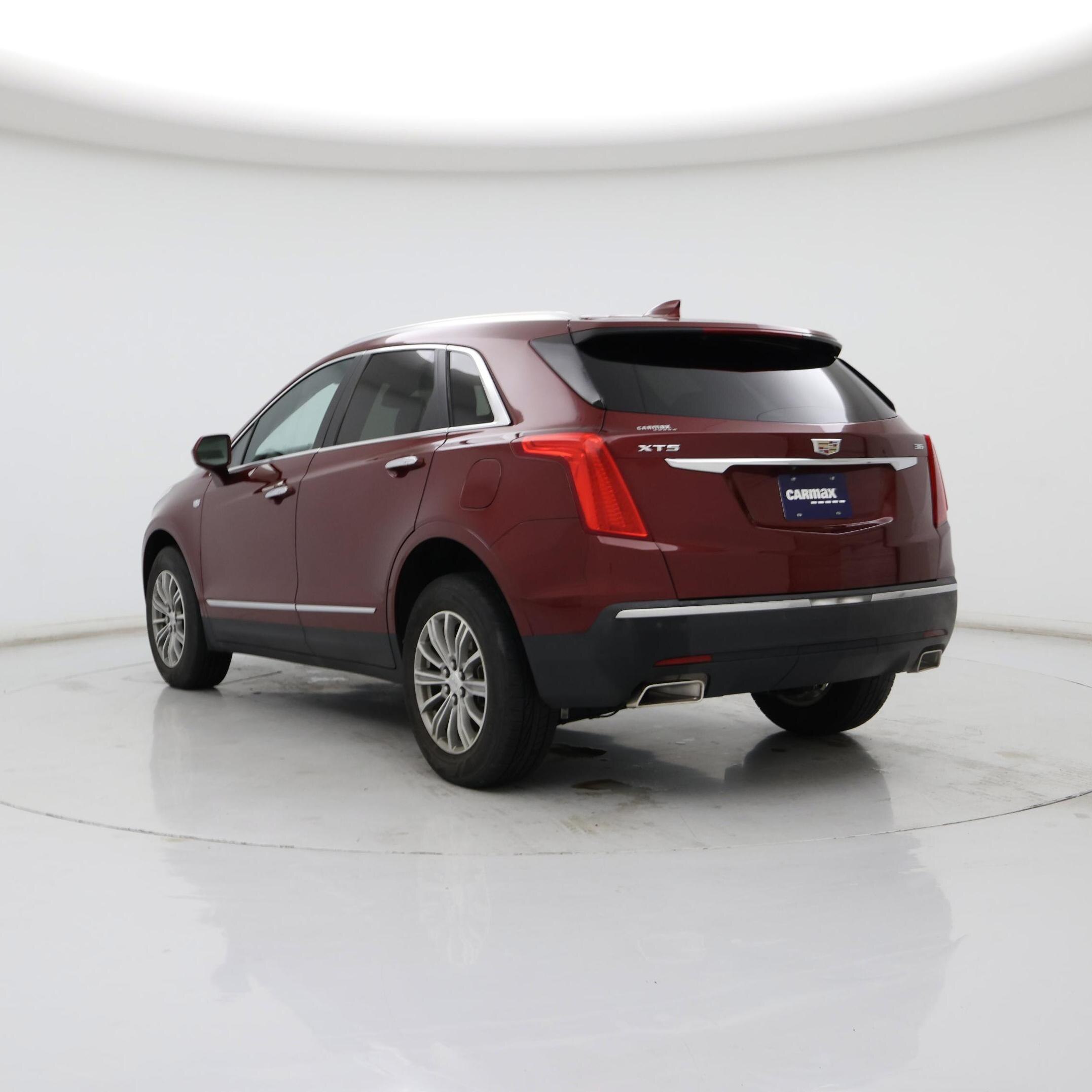 Thumbnail: 2017 Cadillac XT5 - 2