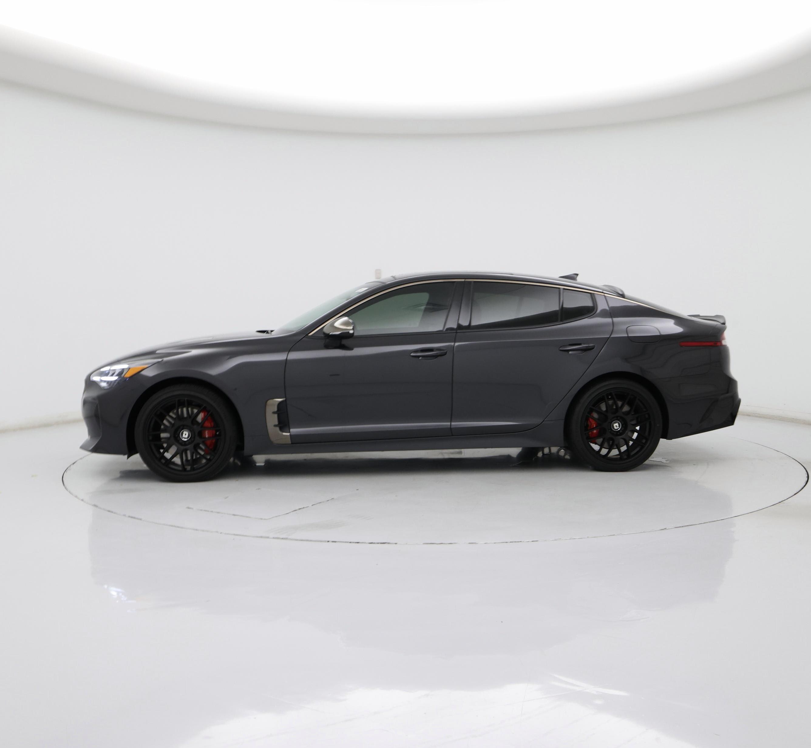 Thumbnail: 2022 Kia Stinger - 3