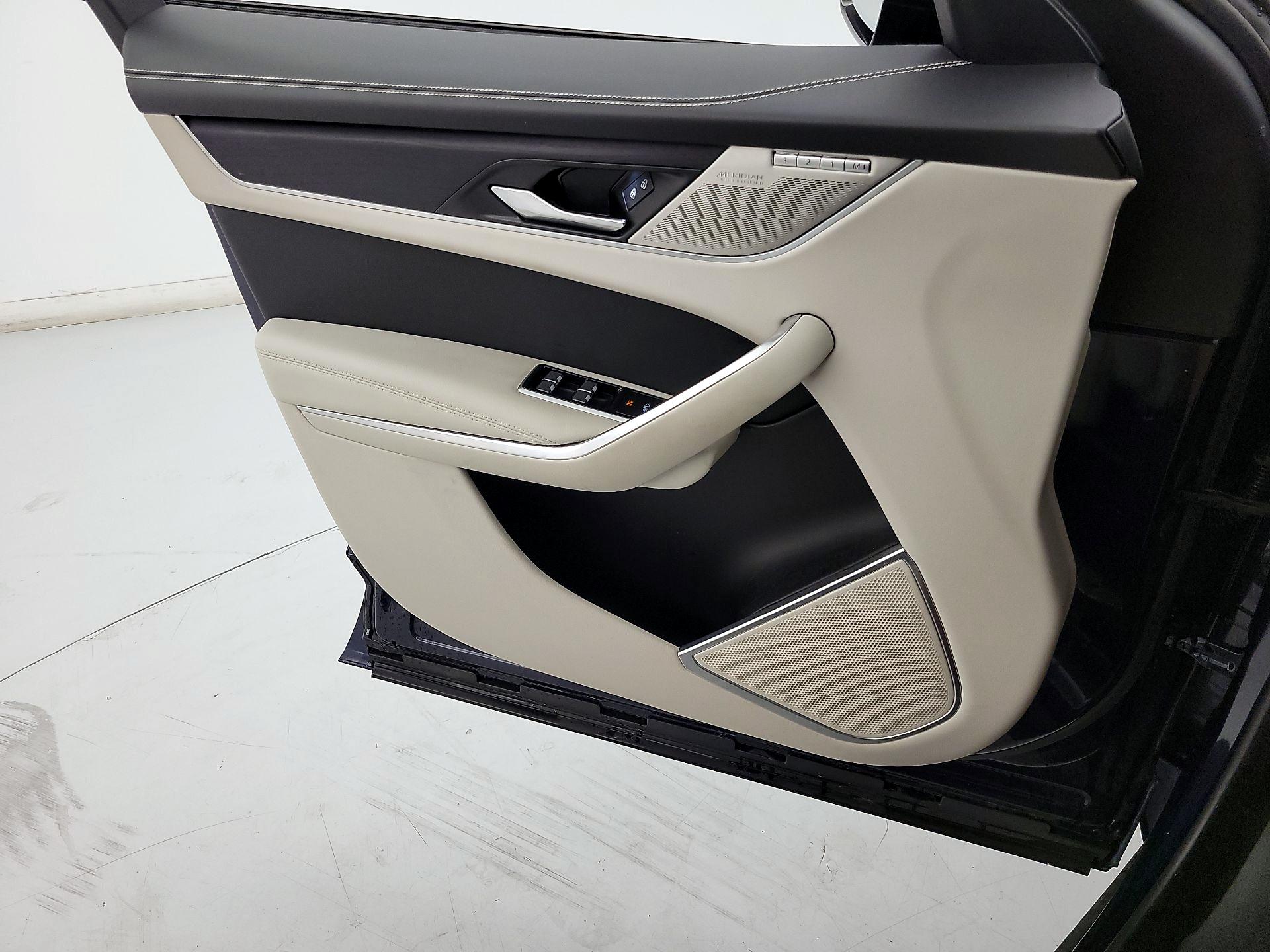 Thumbnail: 2021 Jaguar F-Pace - 12