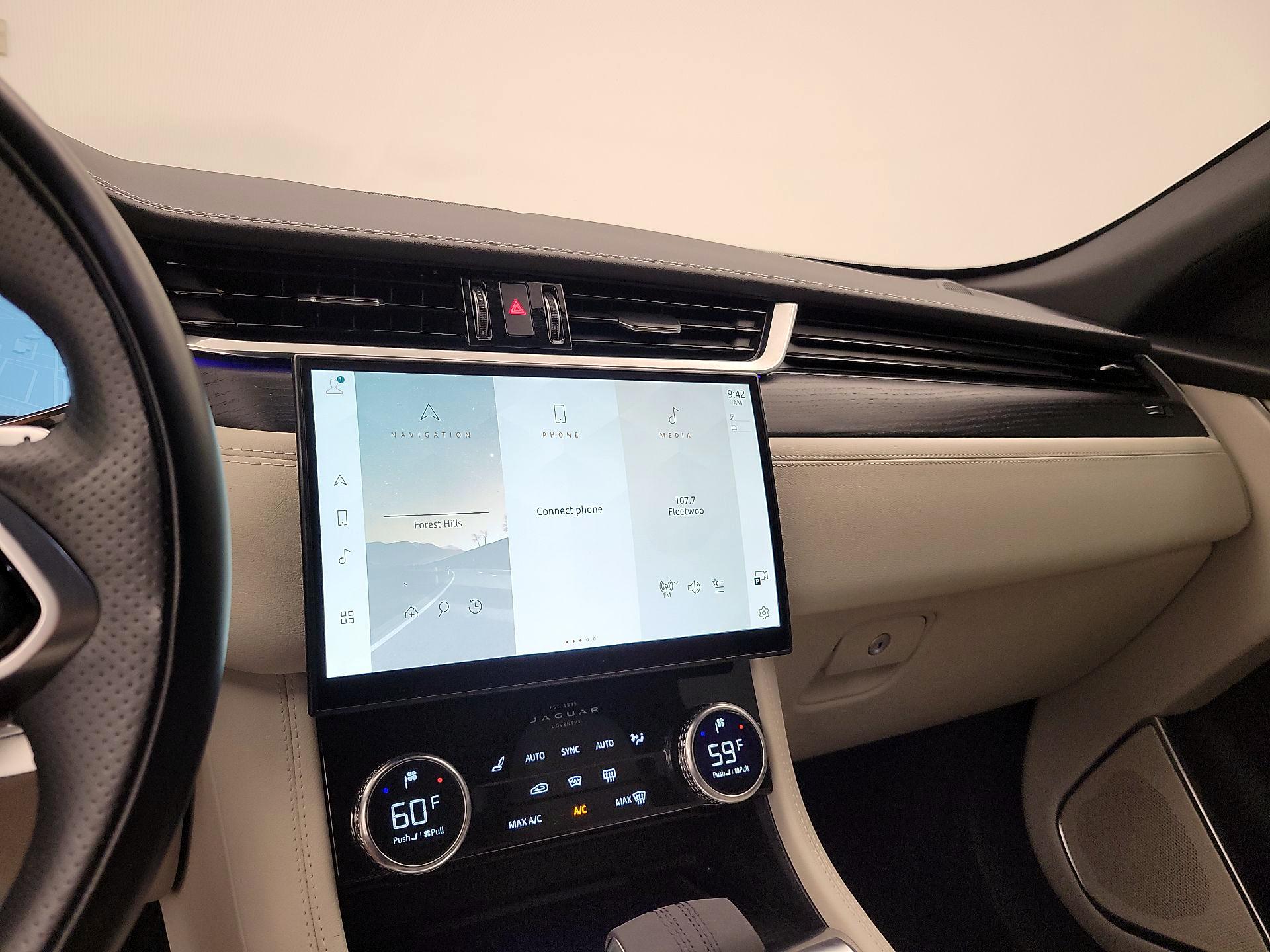 Thumbnail: 2021 Jaguar F-Pace - 14