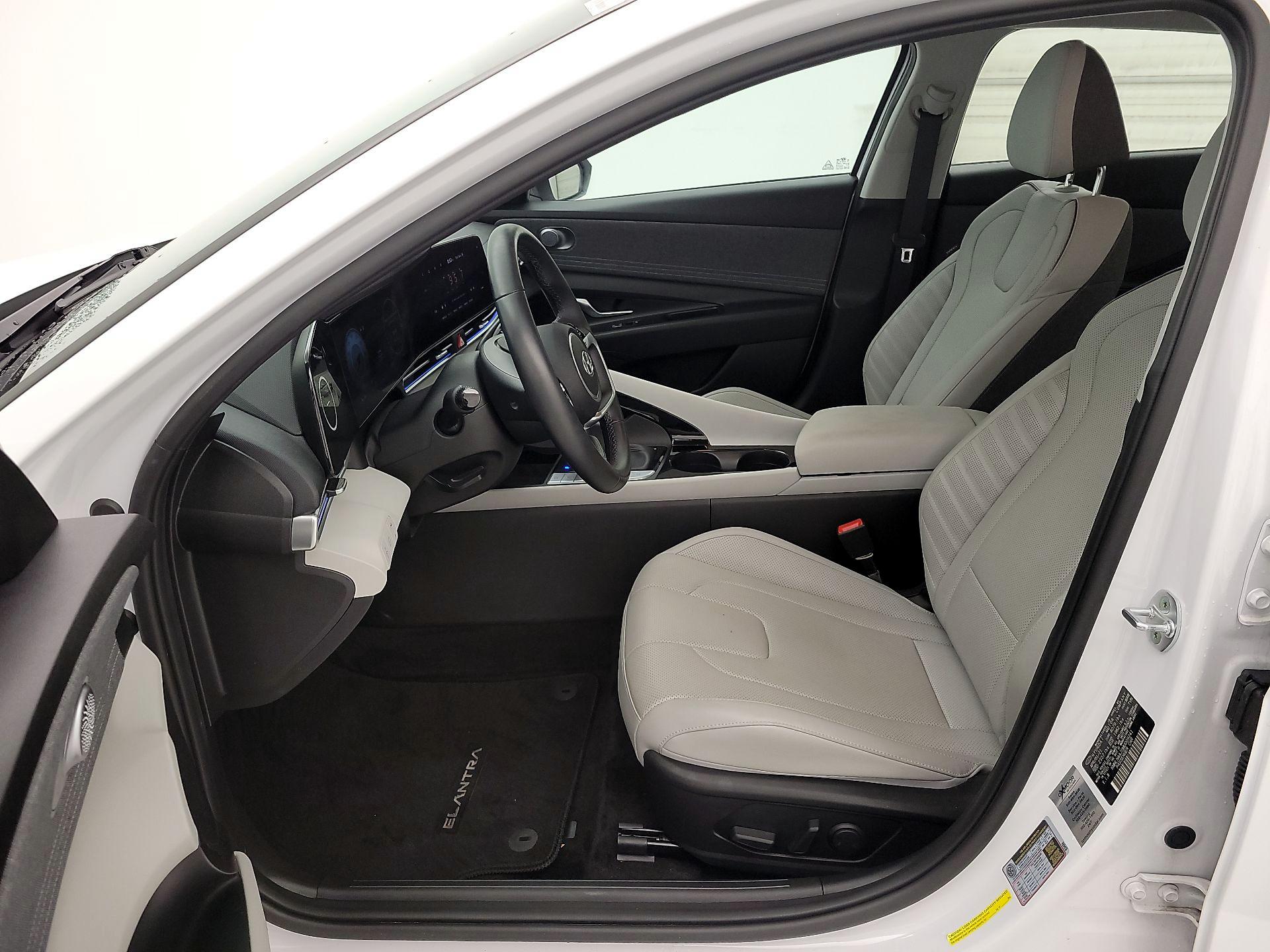 Thumbnail: 2021 Hyundai Elantra - 11