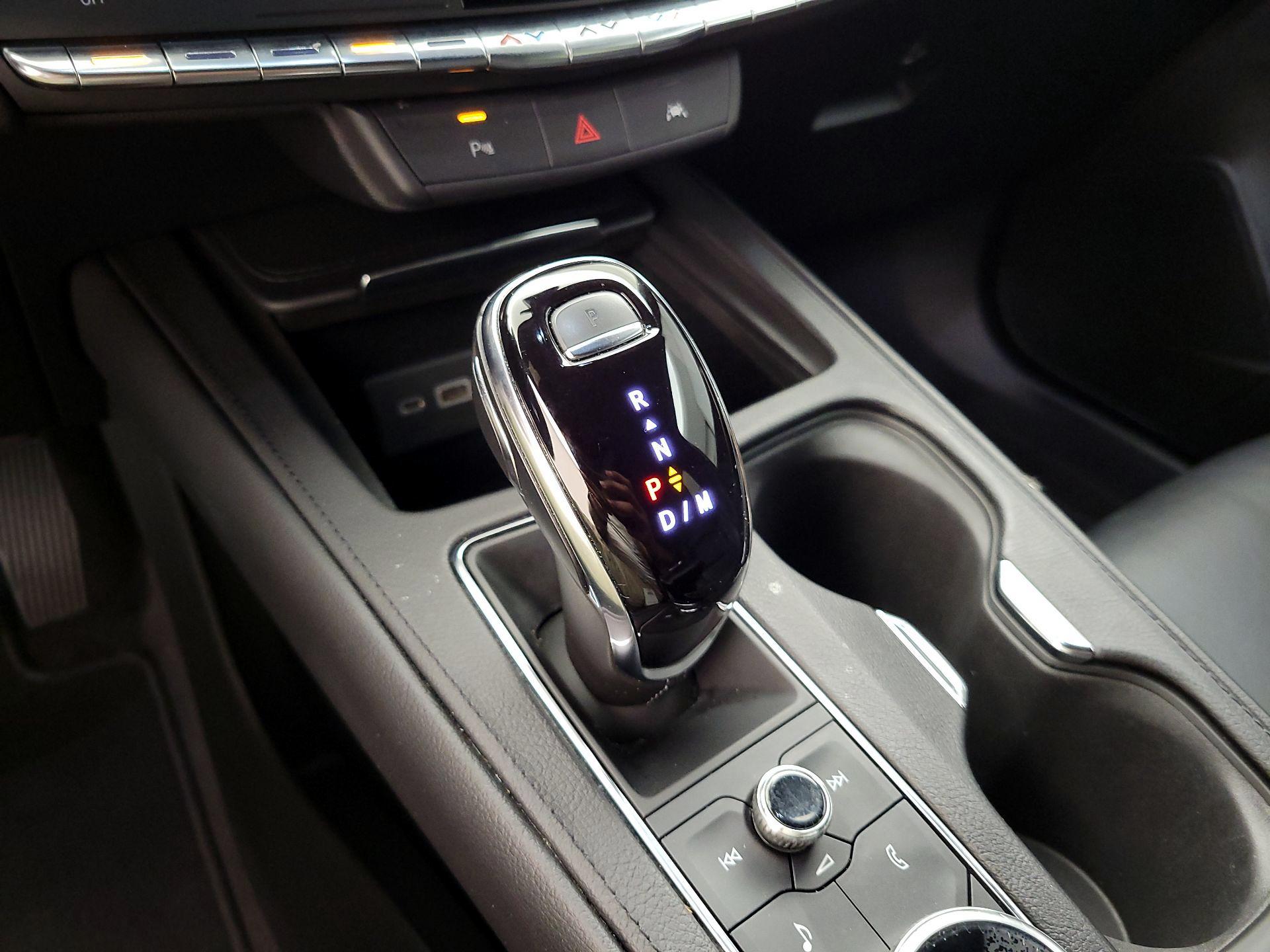 Thumbnail: 2023 Cadillac XT4 - 15