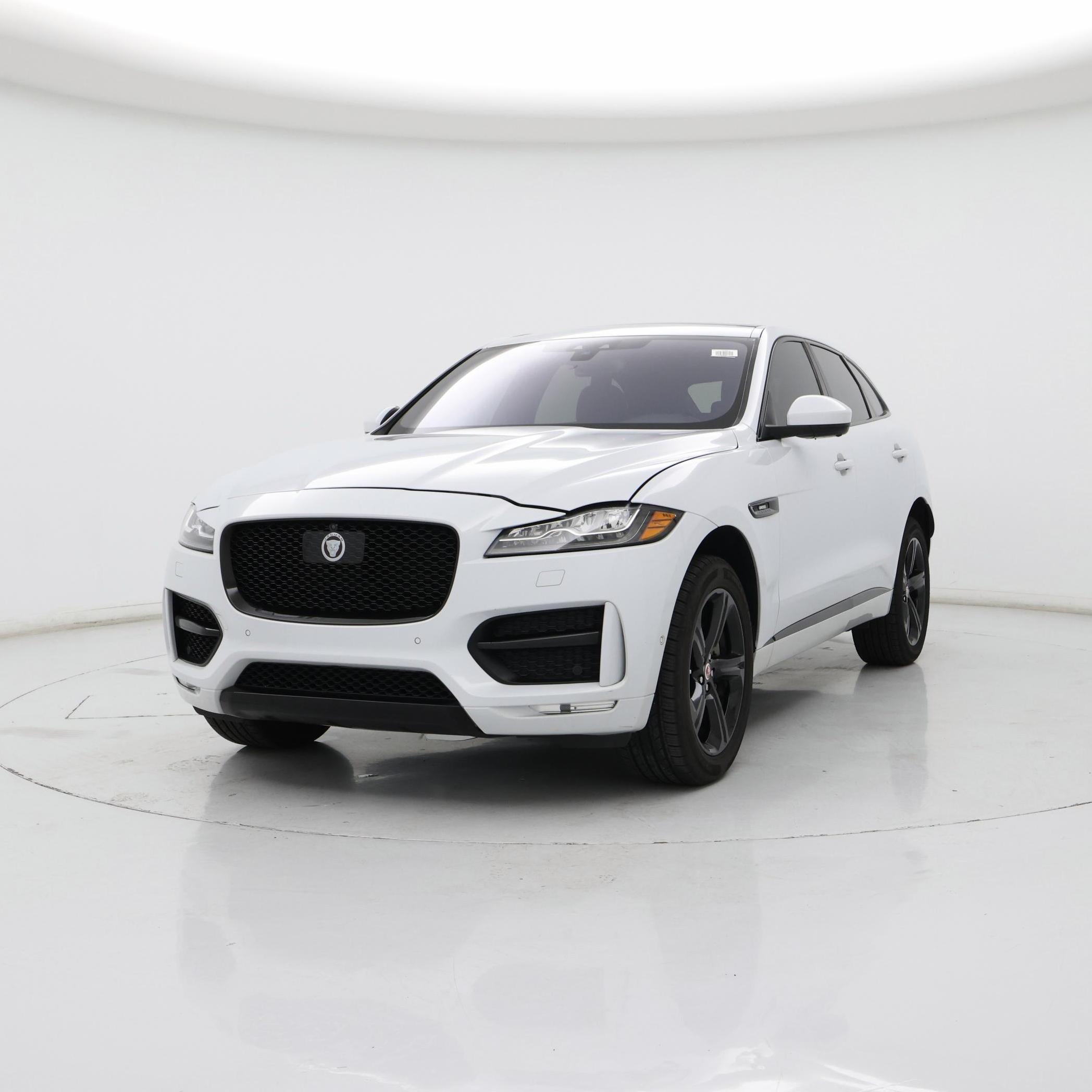 Thumbnail: 2017 Jaguar F-Pace - 4