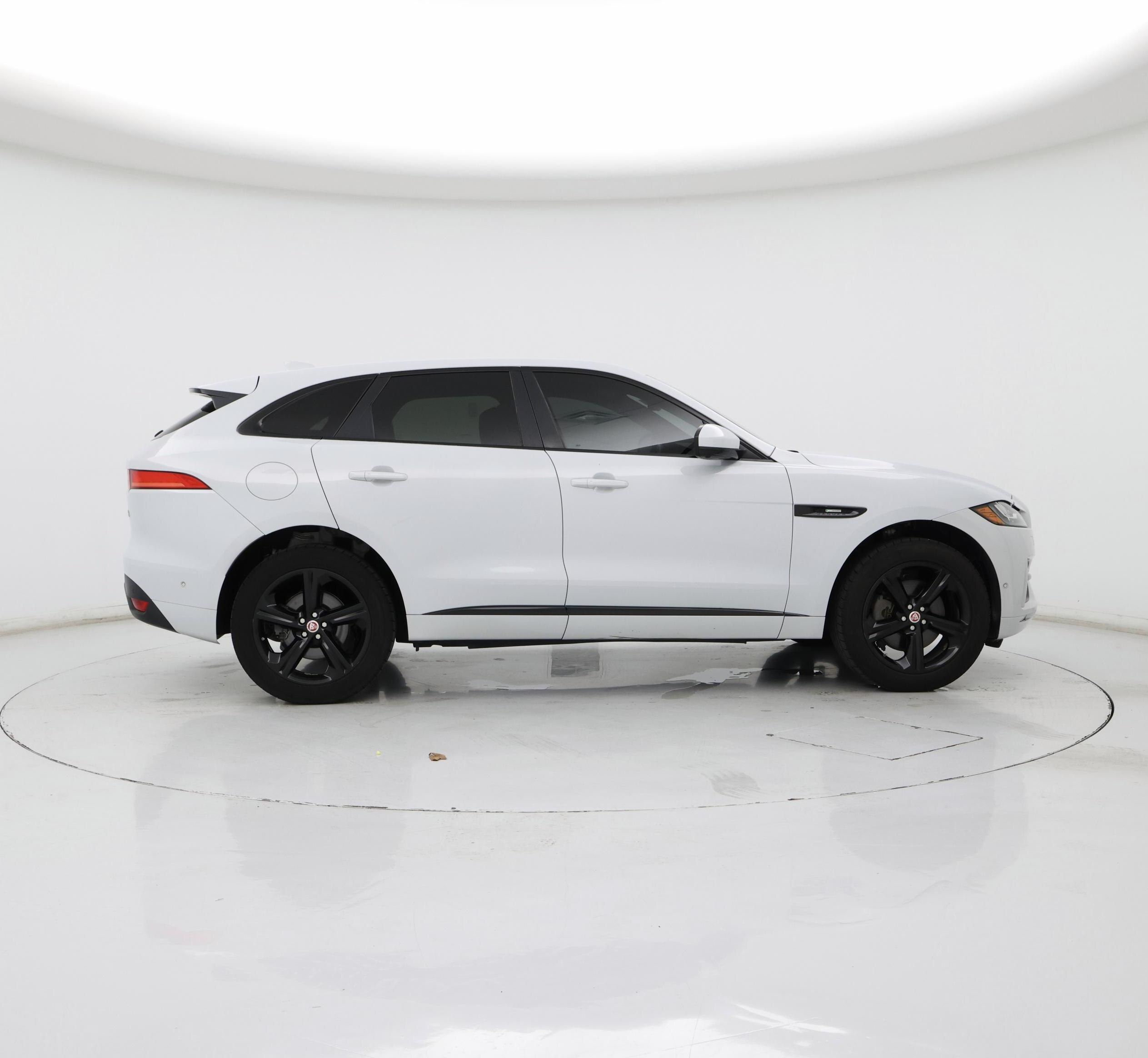 Thumbnail: 2017 Jaguar F-Pace - 7
