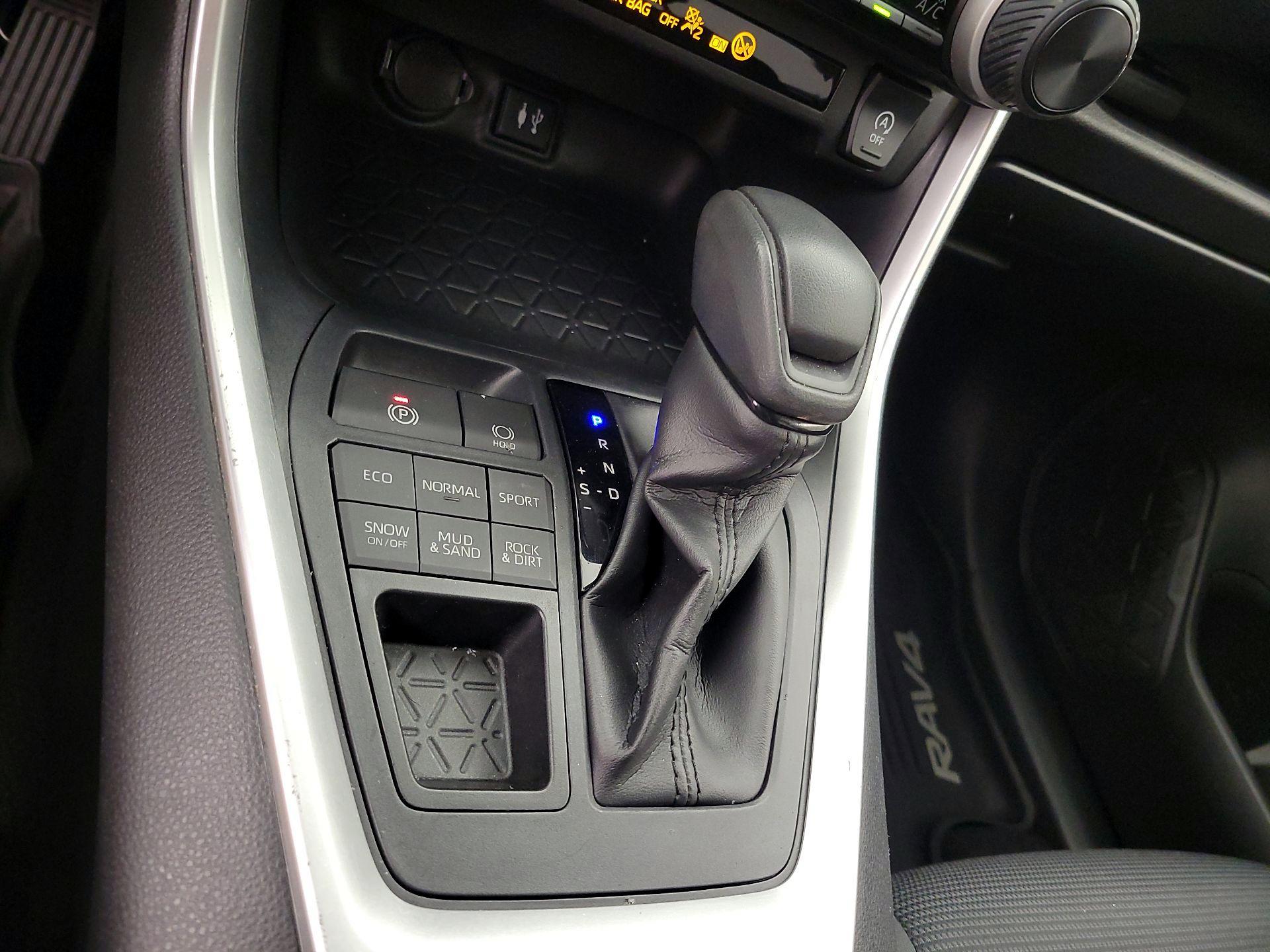 Thumbnail: 2019 Toyota RAV4 - 16