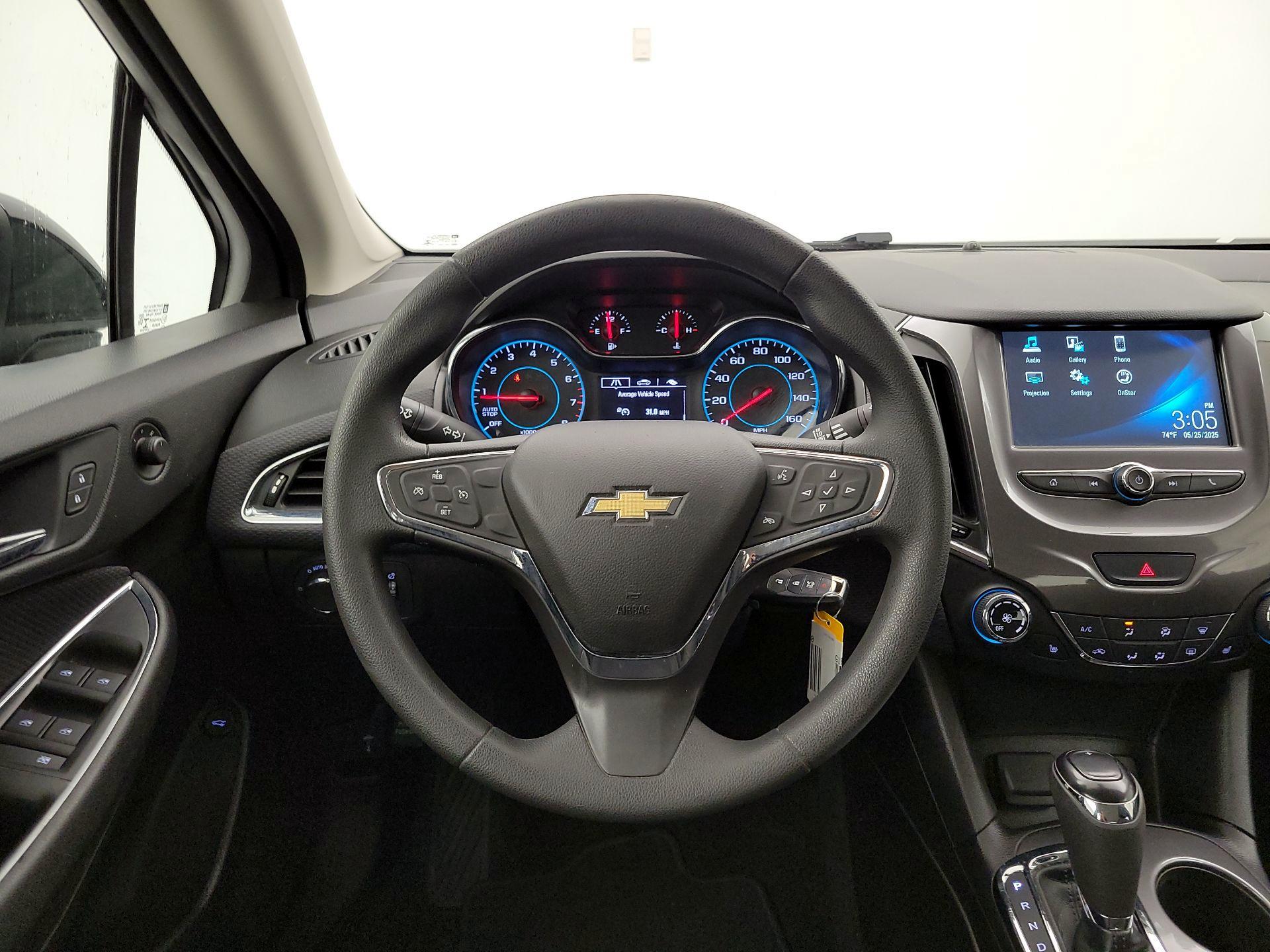 Thumbnail: 2018 Chevrolet Cruze - 10