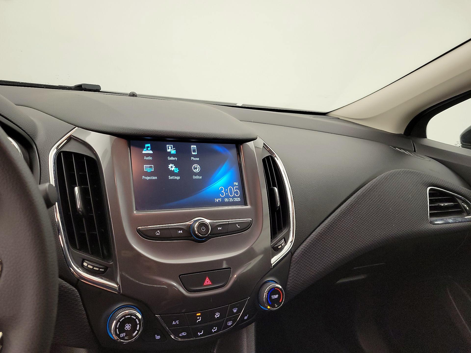 Thumbnail: 2018 Chevrolet Cruze - 14