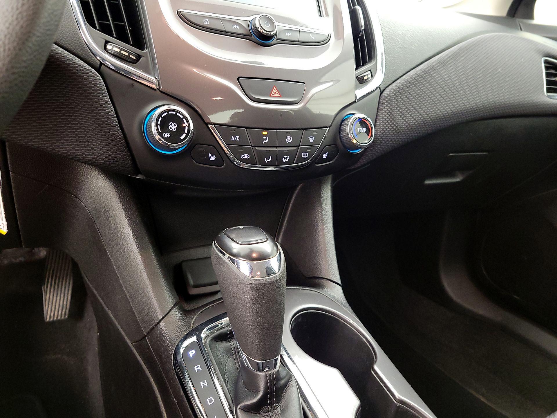 Thumbnail: 2018 Chevrolet Cruze - 15