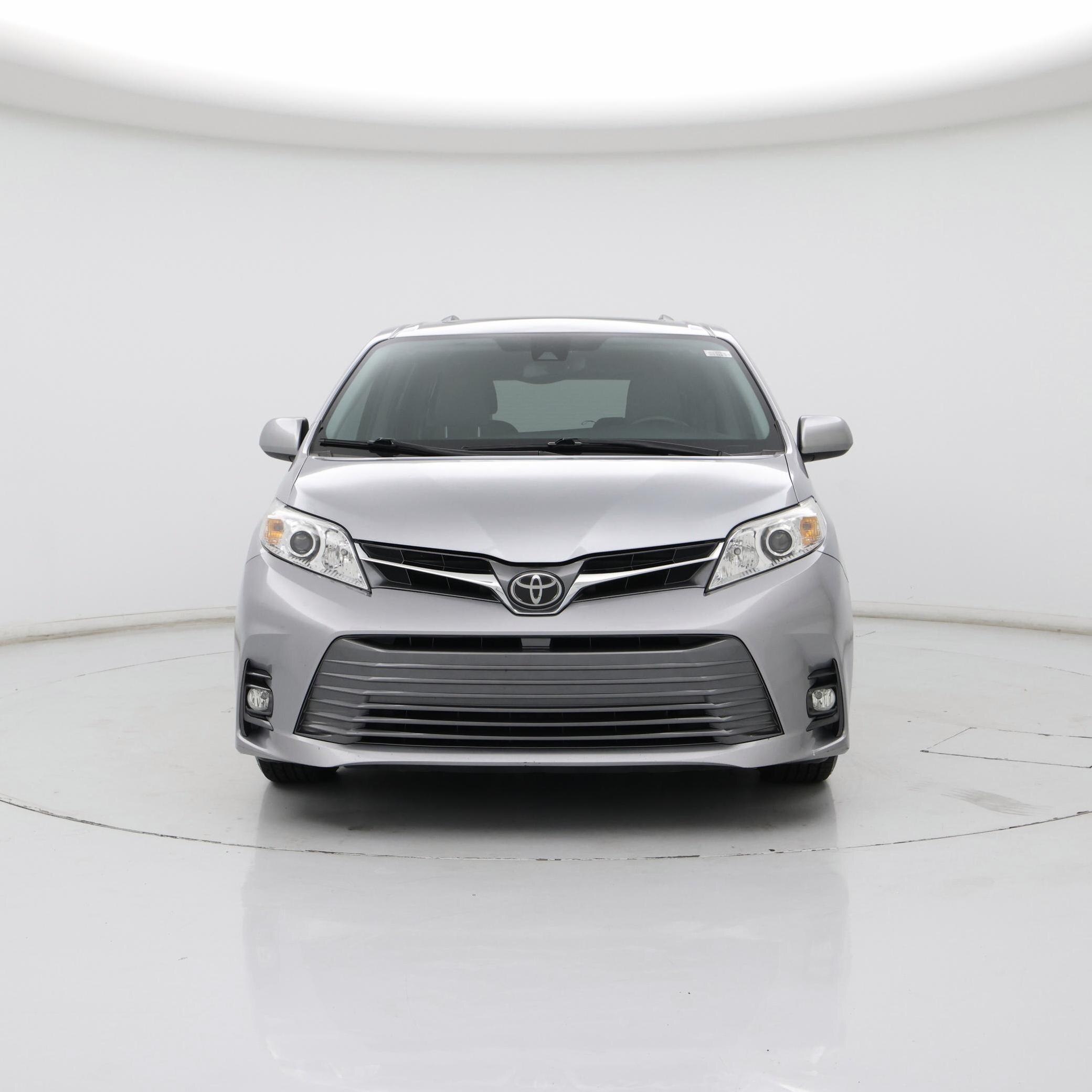 Thumbnail: 2018 Toyota Sienna - 5