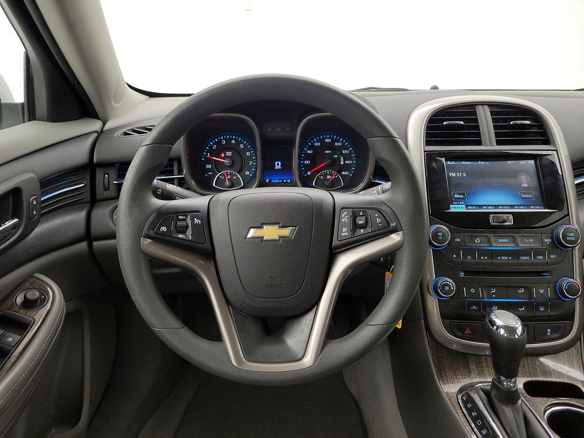 Thumbnail: 2015 Chevrolet Malibu - 10