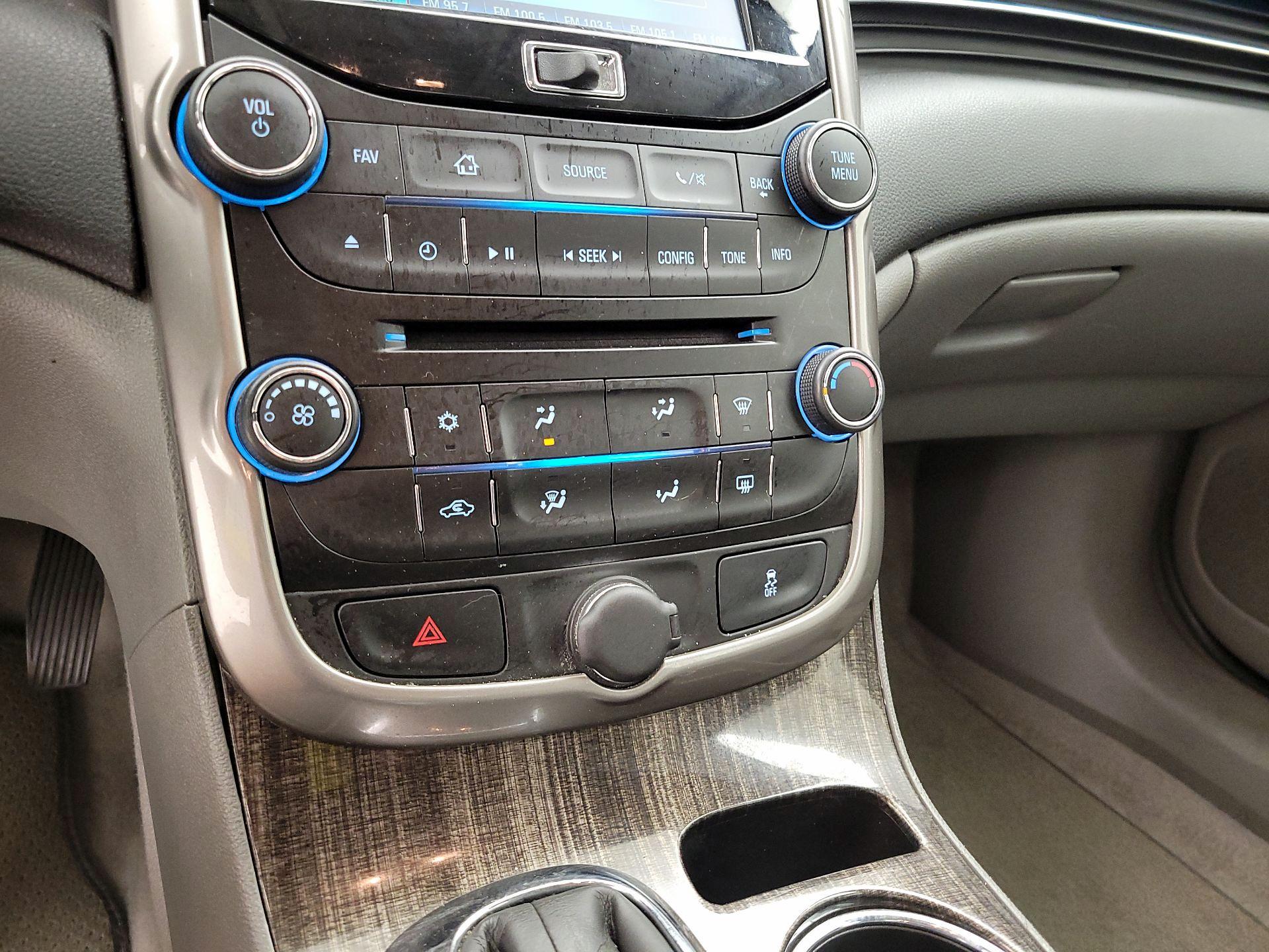 Thumbnail: 2015 Chevrolet Malibu - 15
