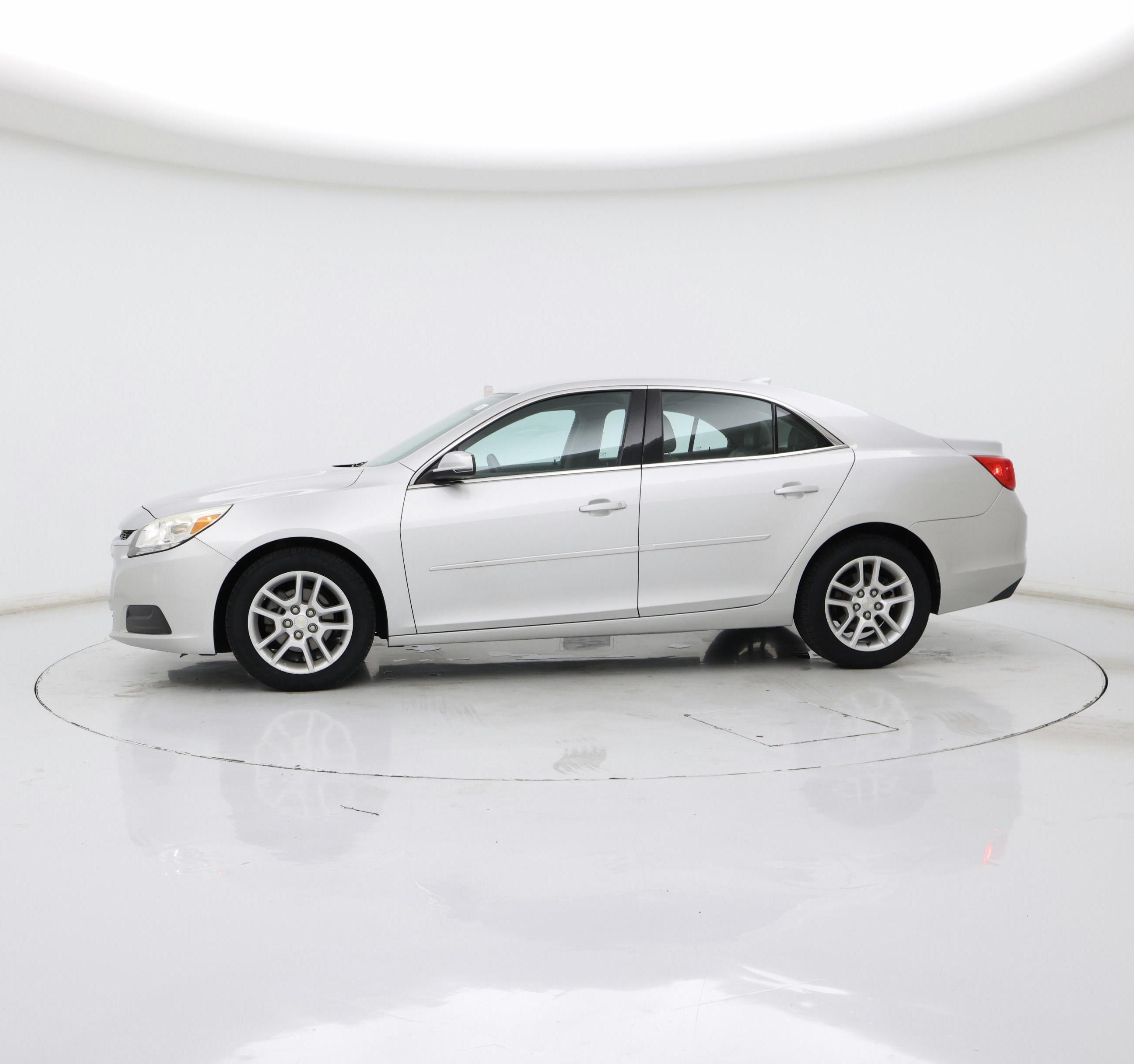 Thumbnail: 2015 Chevrolet Malibu - 3
