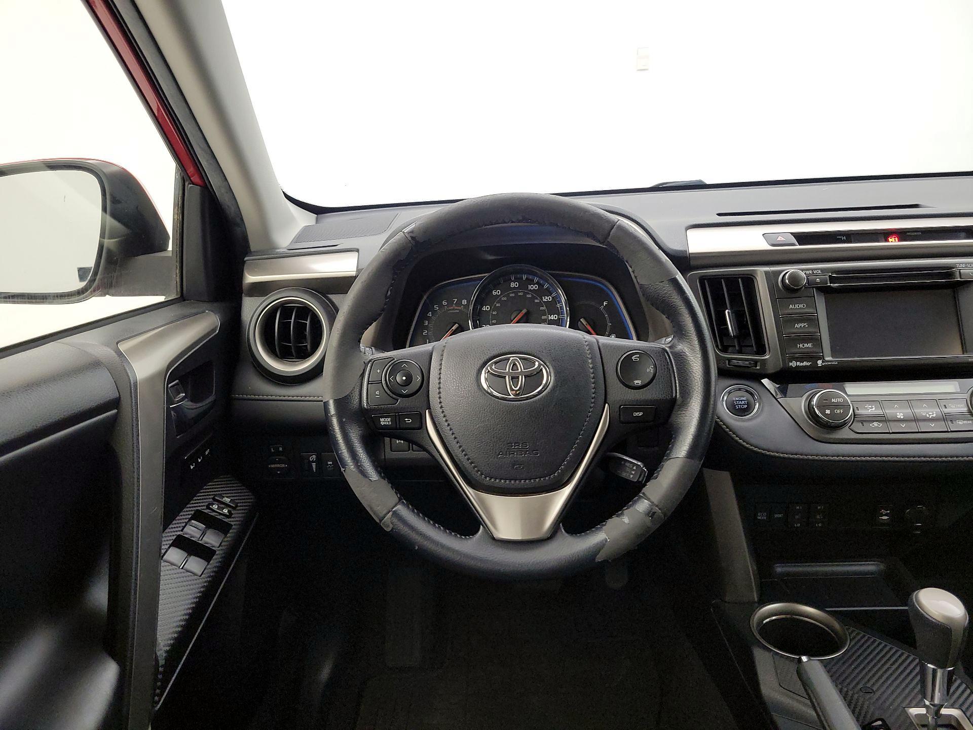 Thumbnail: 2015 Toyota RAV4 - 10