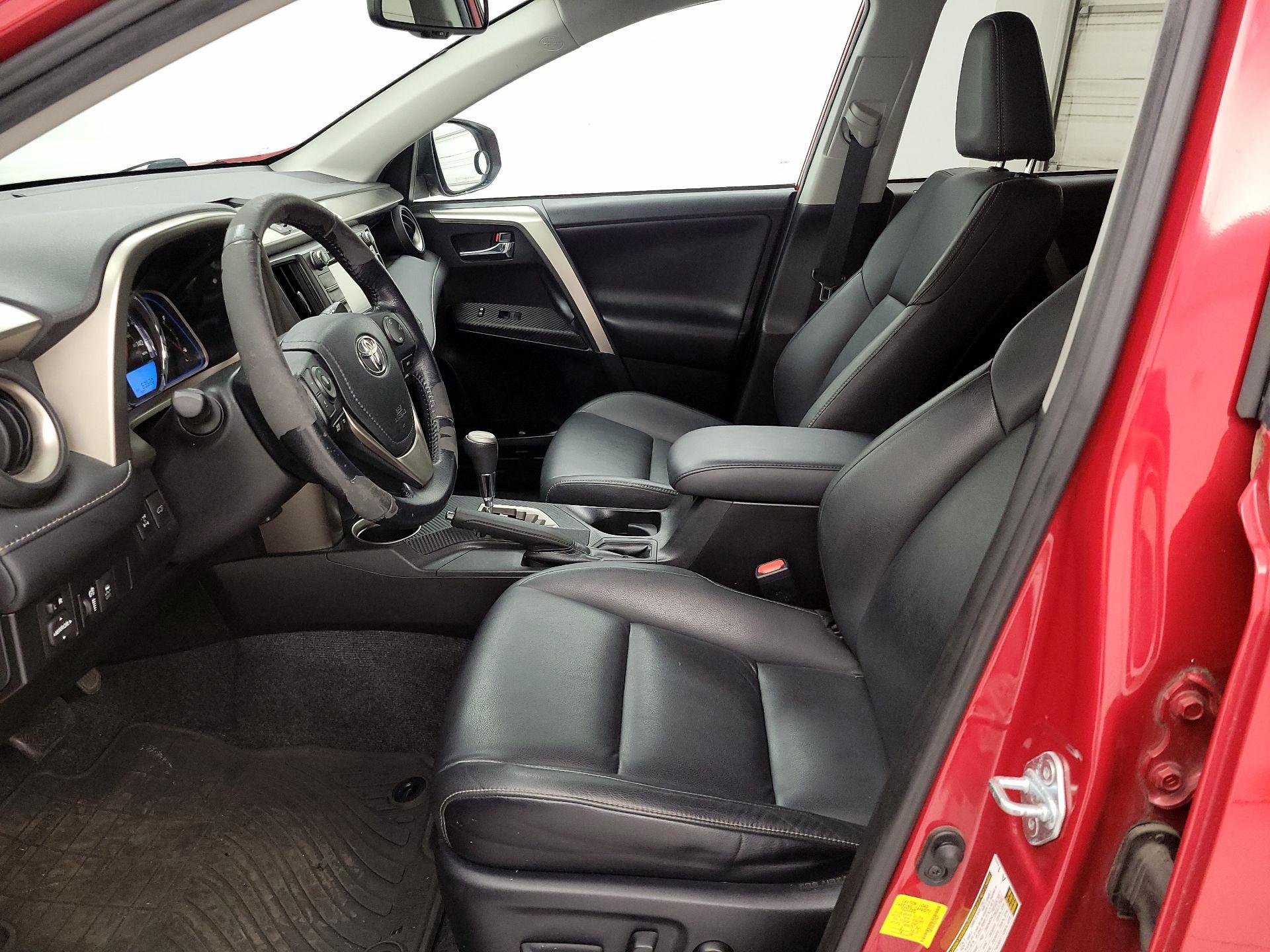 Thumbnail: 2015 Toyota RAV4 - 11