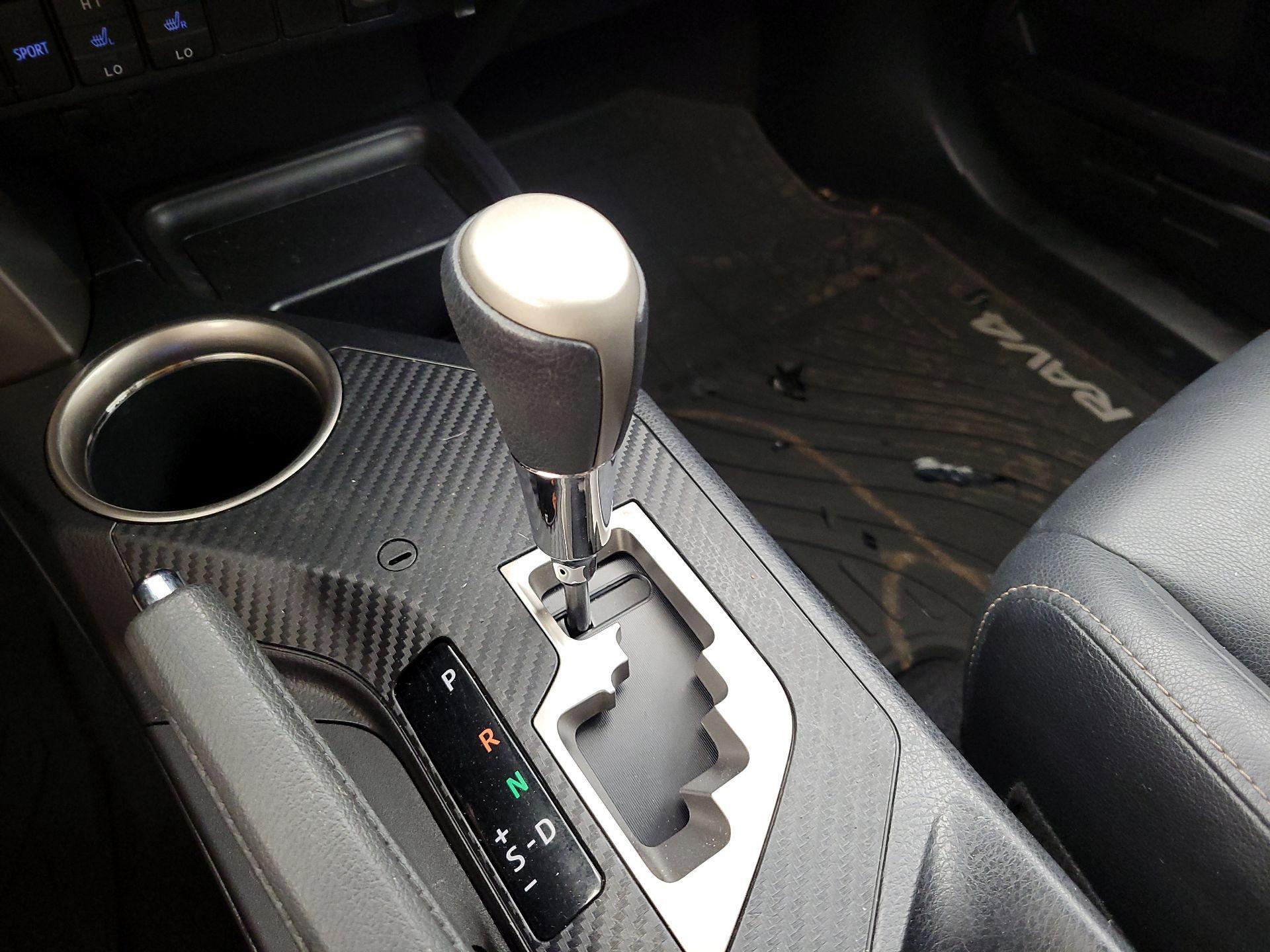 Thumbnail: 2015 Toyota RAV4 - 15