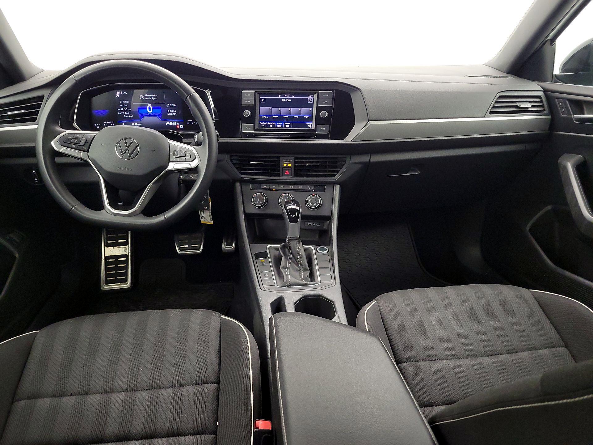 Thumbnail: 2024 Volkswagen Jetta - 9