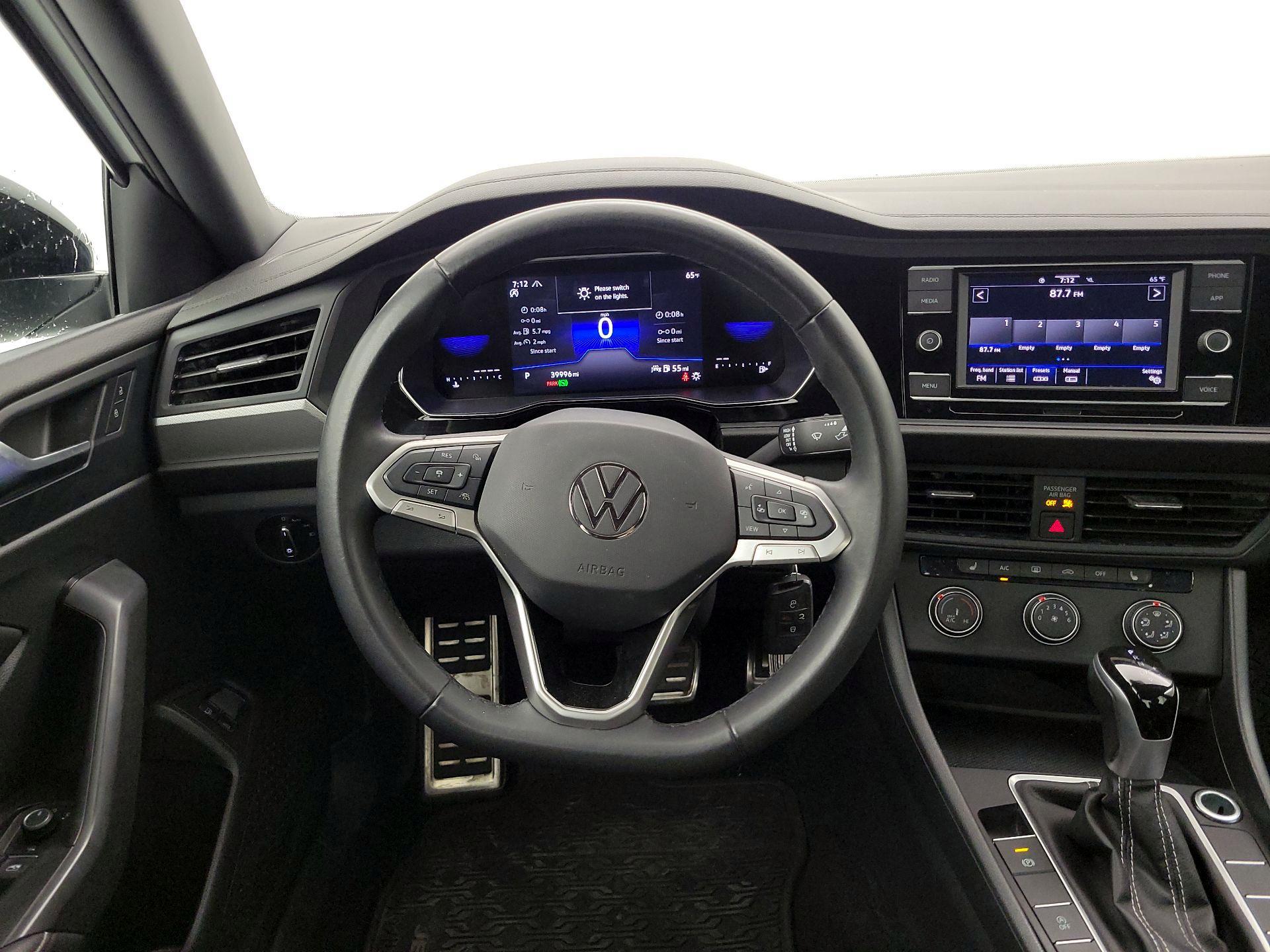 Thumbnail: 2024 Volkswagen Jetta - 10