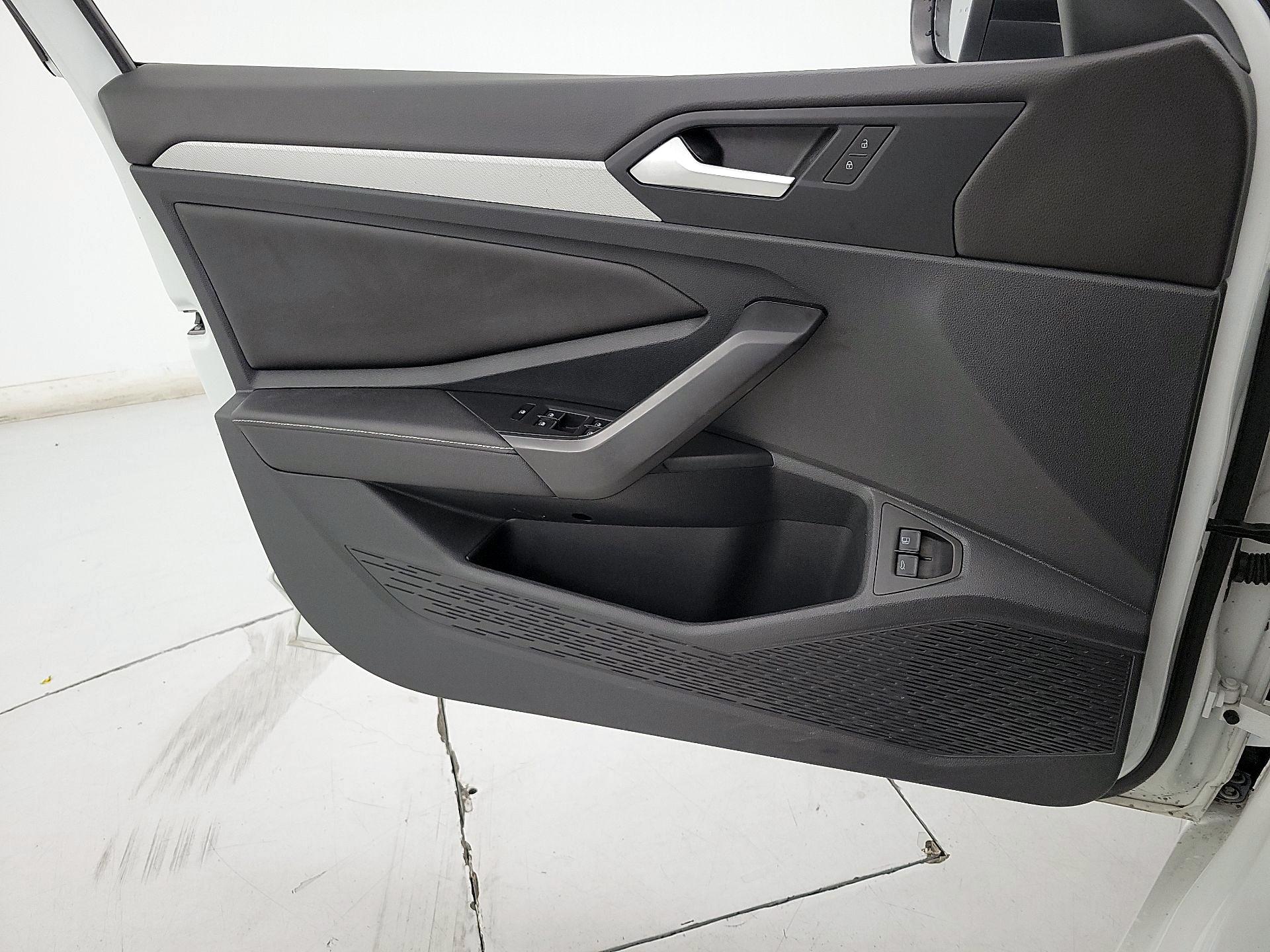 Thumbnail: 2024 Volkswagen Jetta - 12