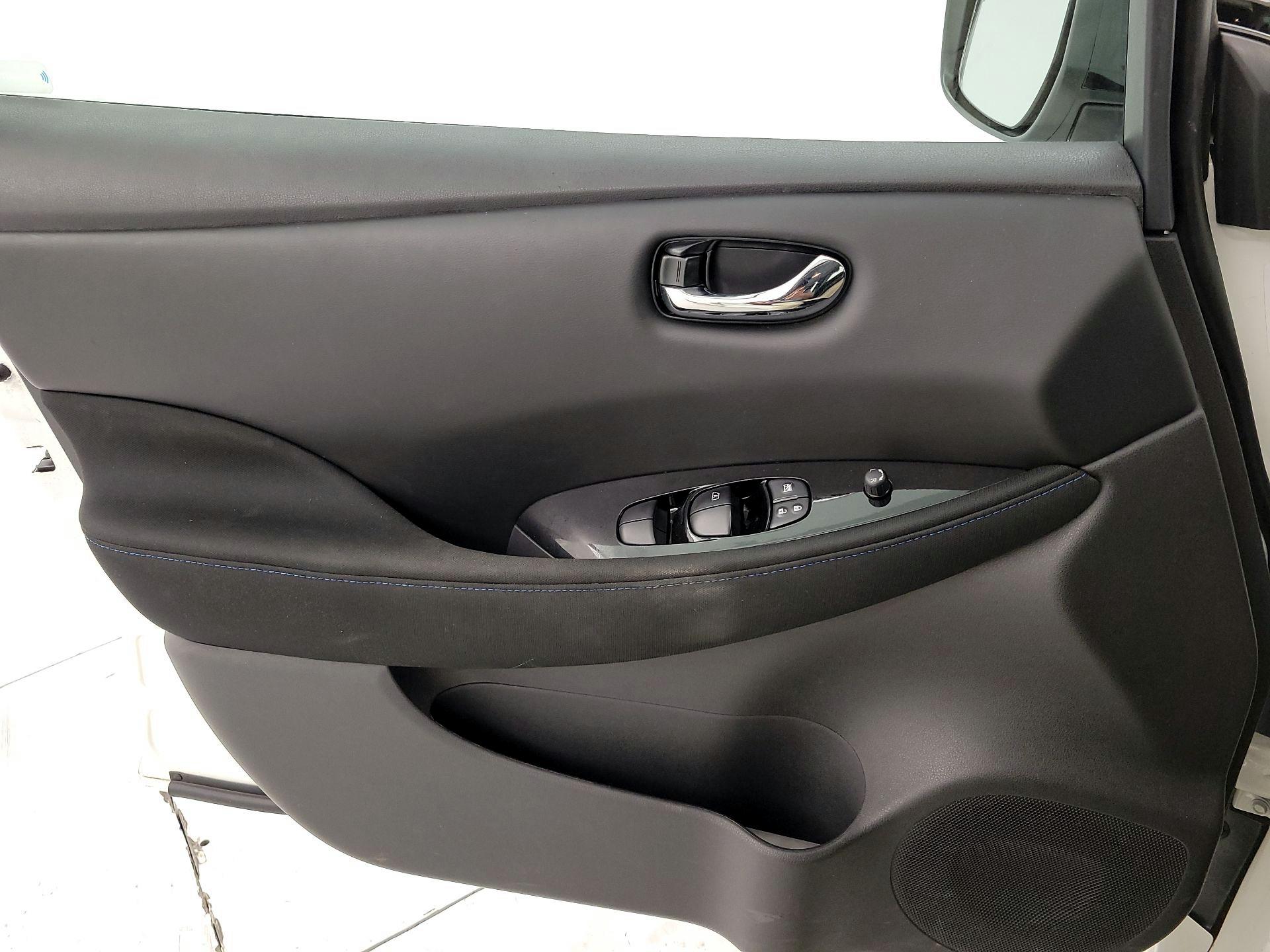 Thumbnail: 2023 Nissan Leaf - 12