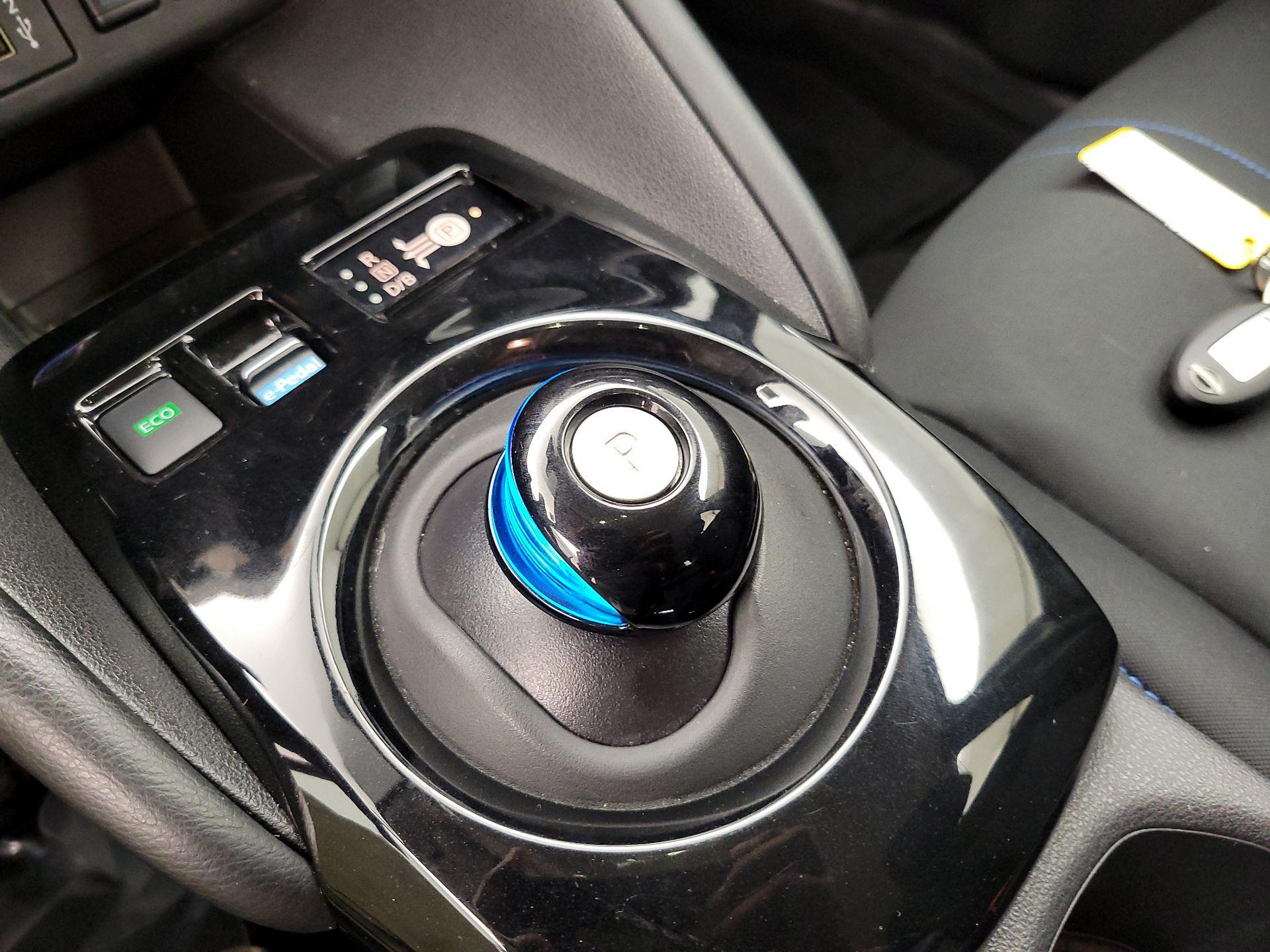 Thumbnail: 2023 Nissan Leaf - 15