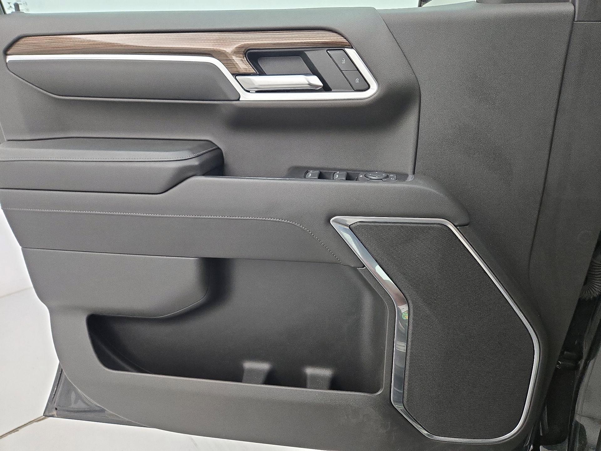 Thumbnail: 2022 Chevrolet Silverado 1500 - 12