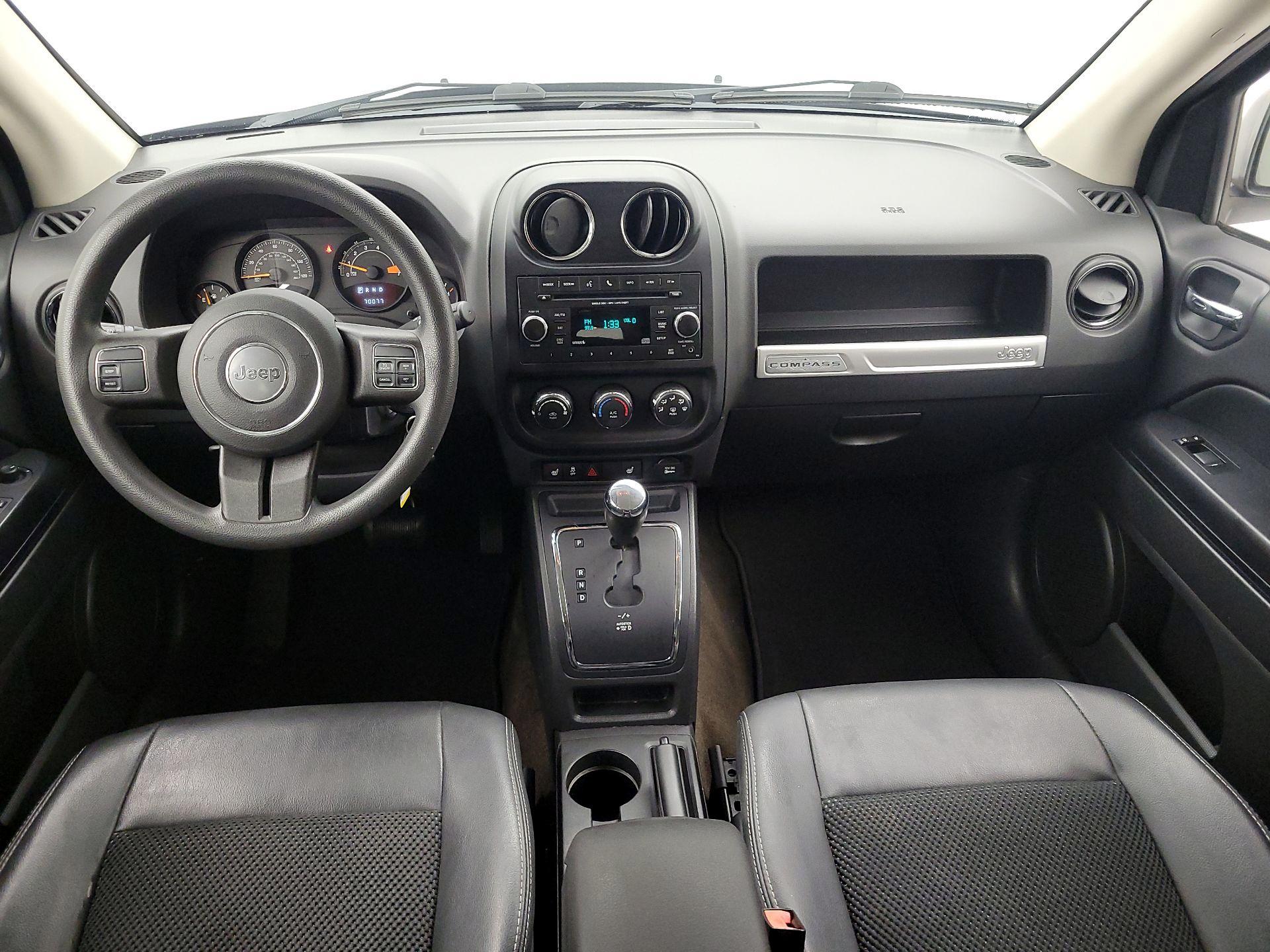 Thumbnail: 2015 Jeep Compass - 9