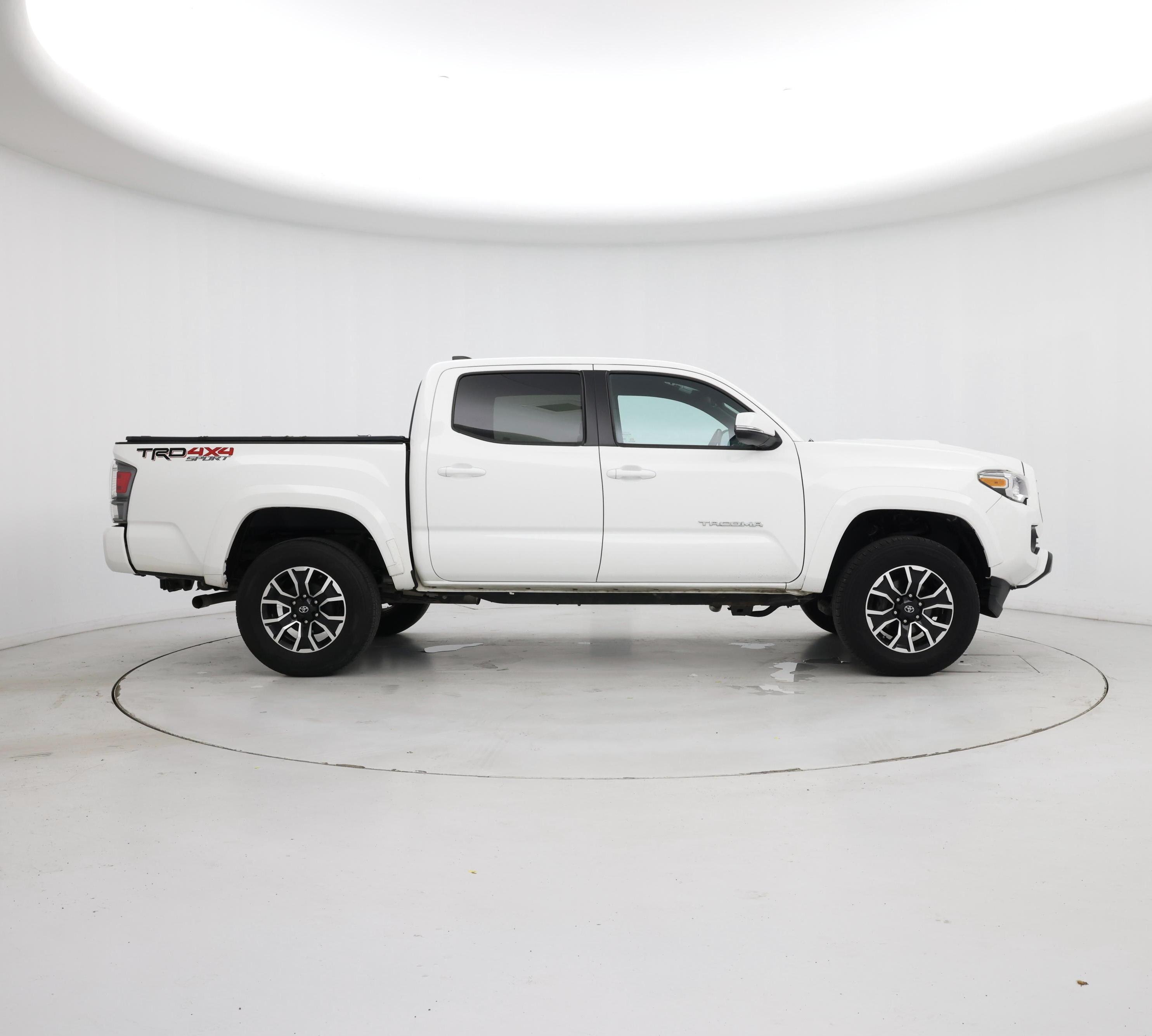 Thumbnail: 2020 Toyota Tacoma - 7