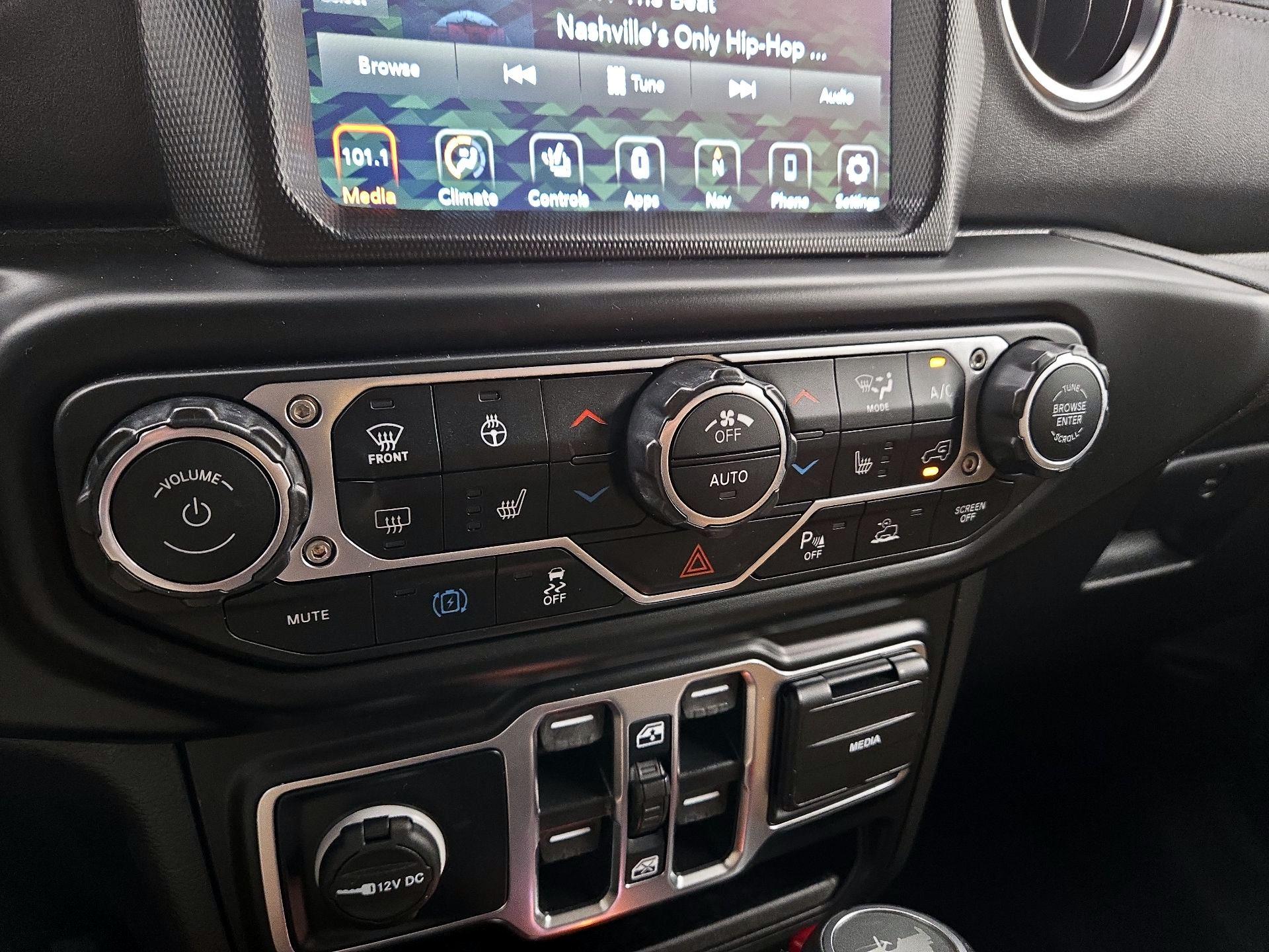 Thumbnail: 2022 Jeep Wrangler - 16