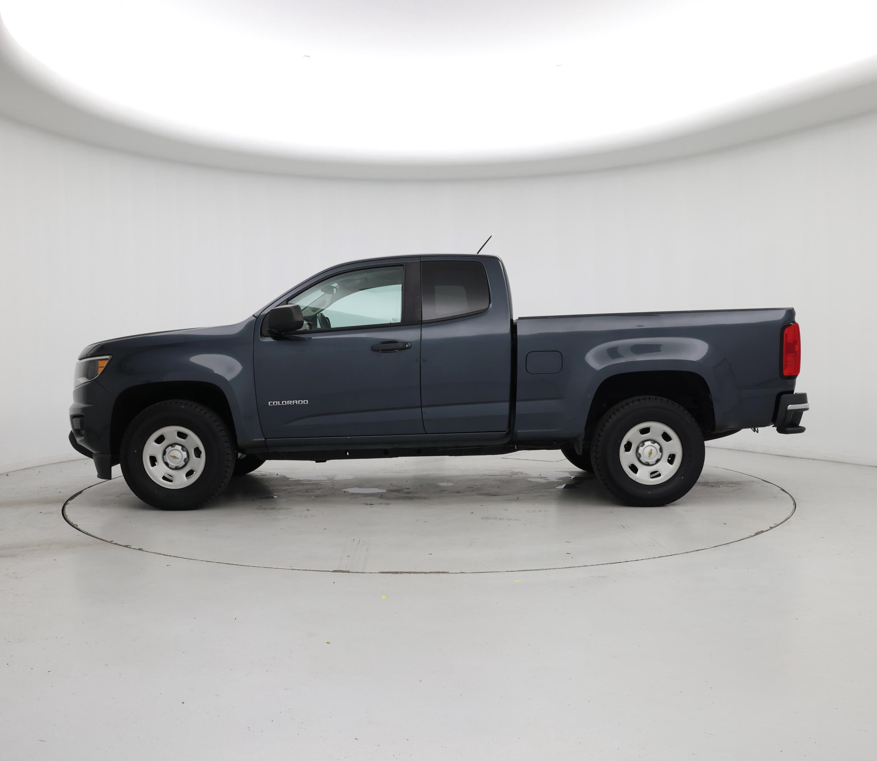 Thumbnail: 2019 Chevrolet Colorado - 3