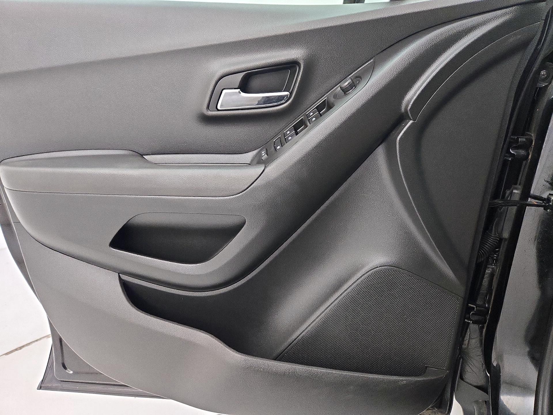 Thumbnail: 2020 Chevrolet Trax - 12