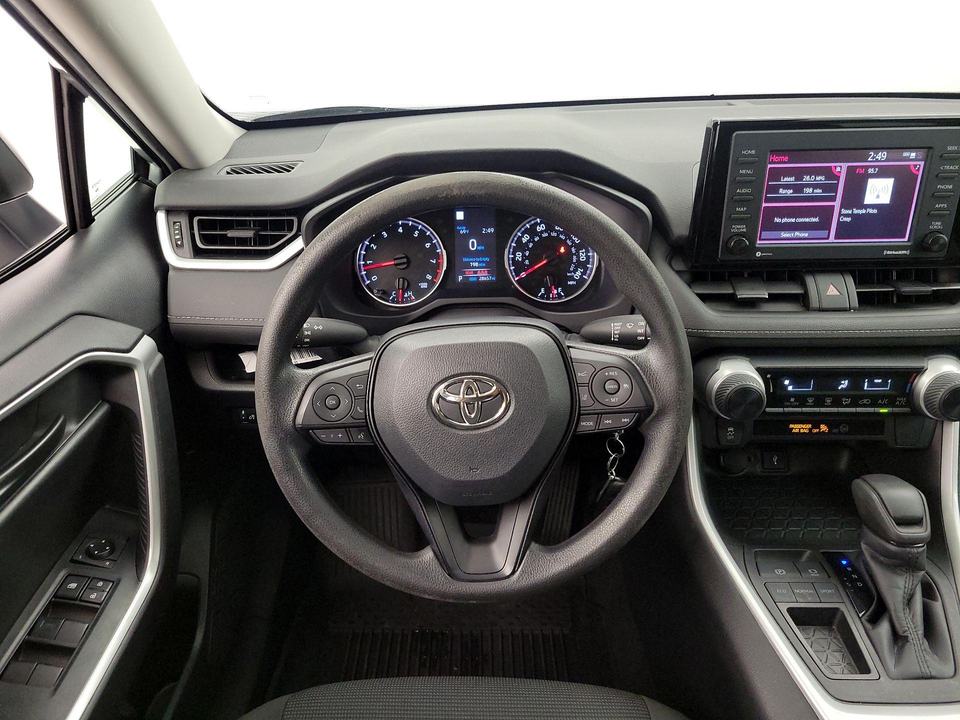 Thumbnail: 2022 Toyota RAV4 - 10