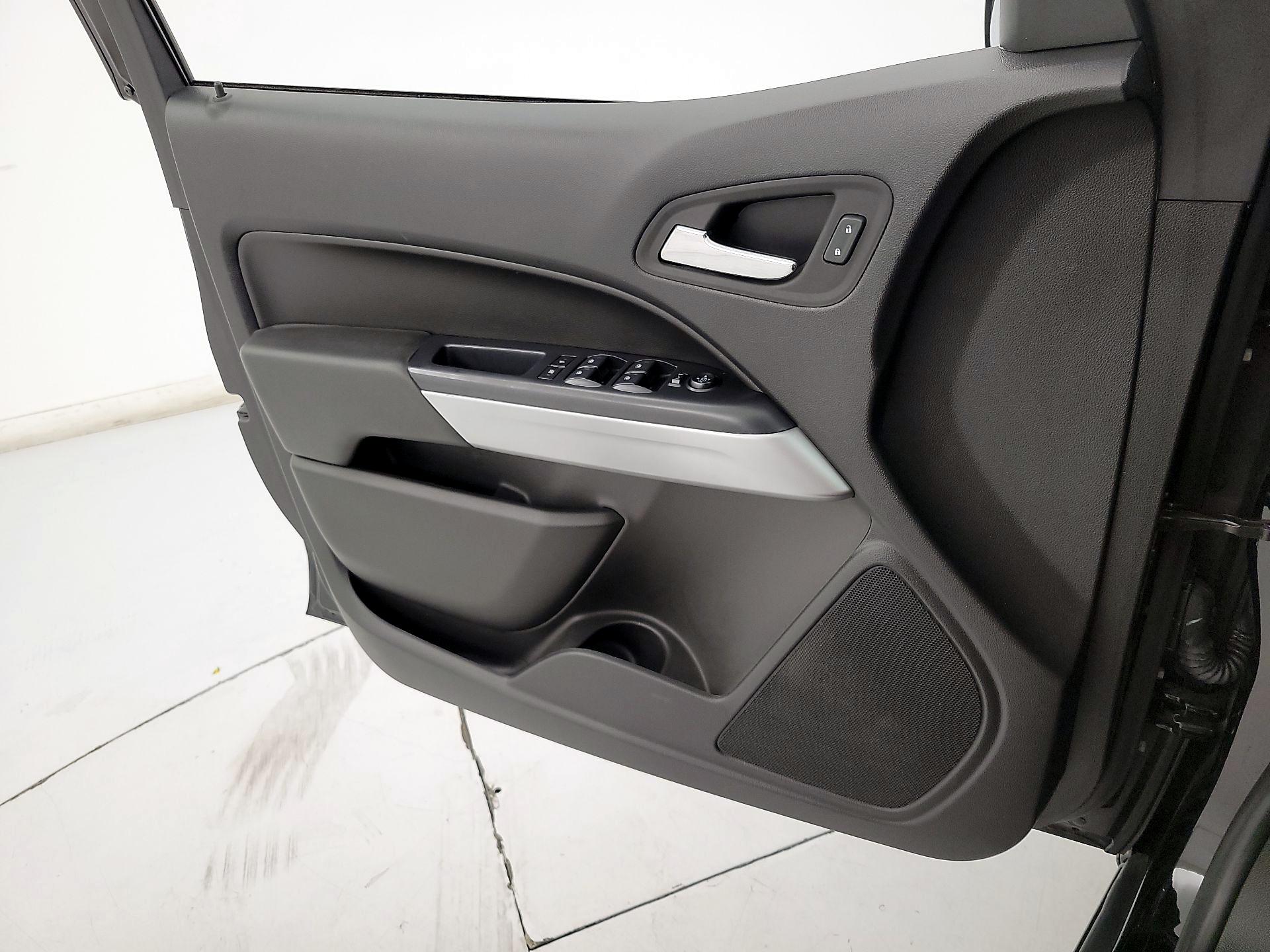 Thumbnail: 2022 Chevrolet Colorado - 12