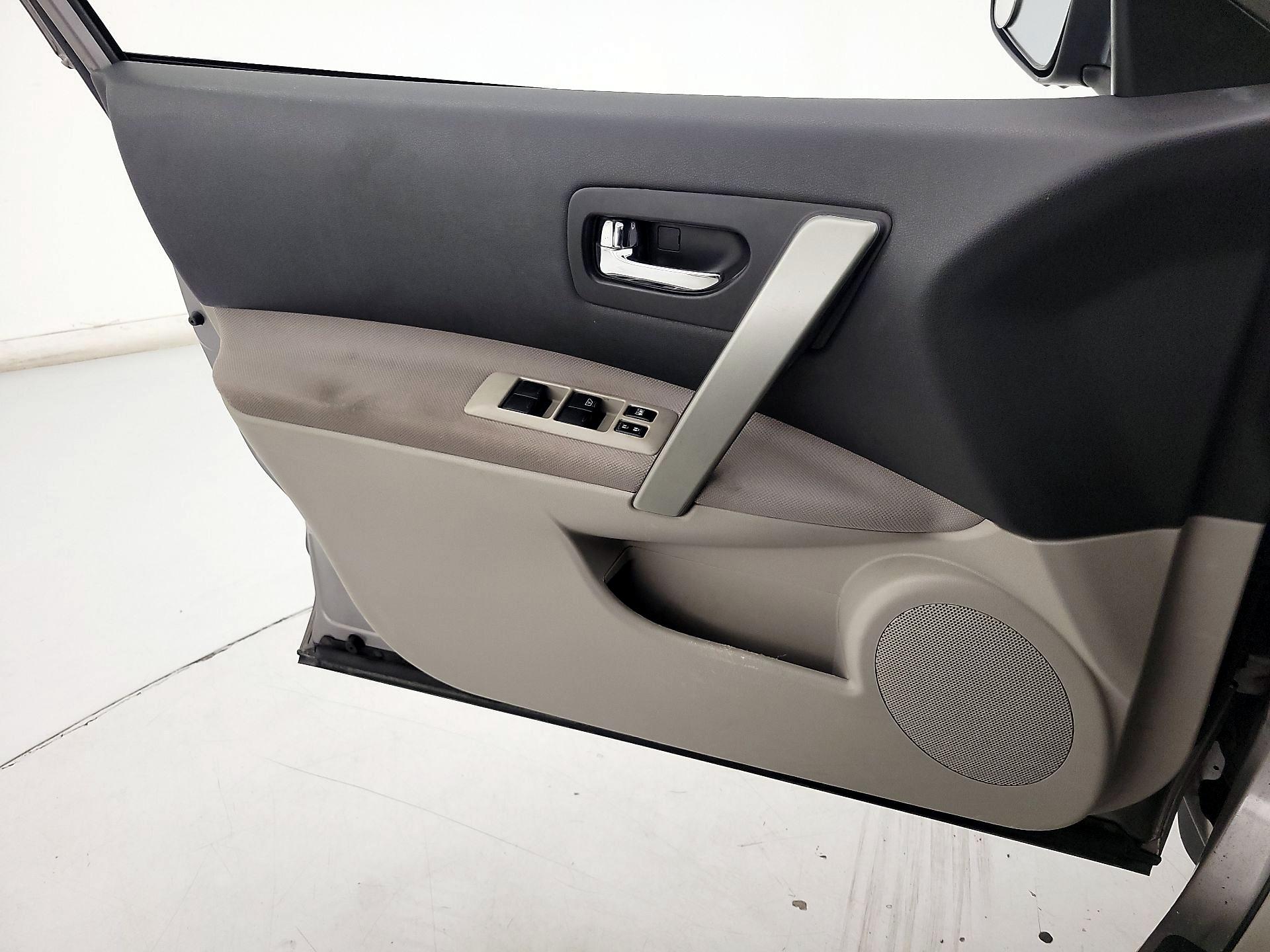 Thumbnail: 2013 Nissan Rogue - 12