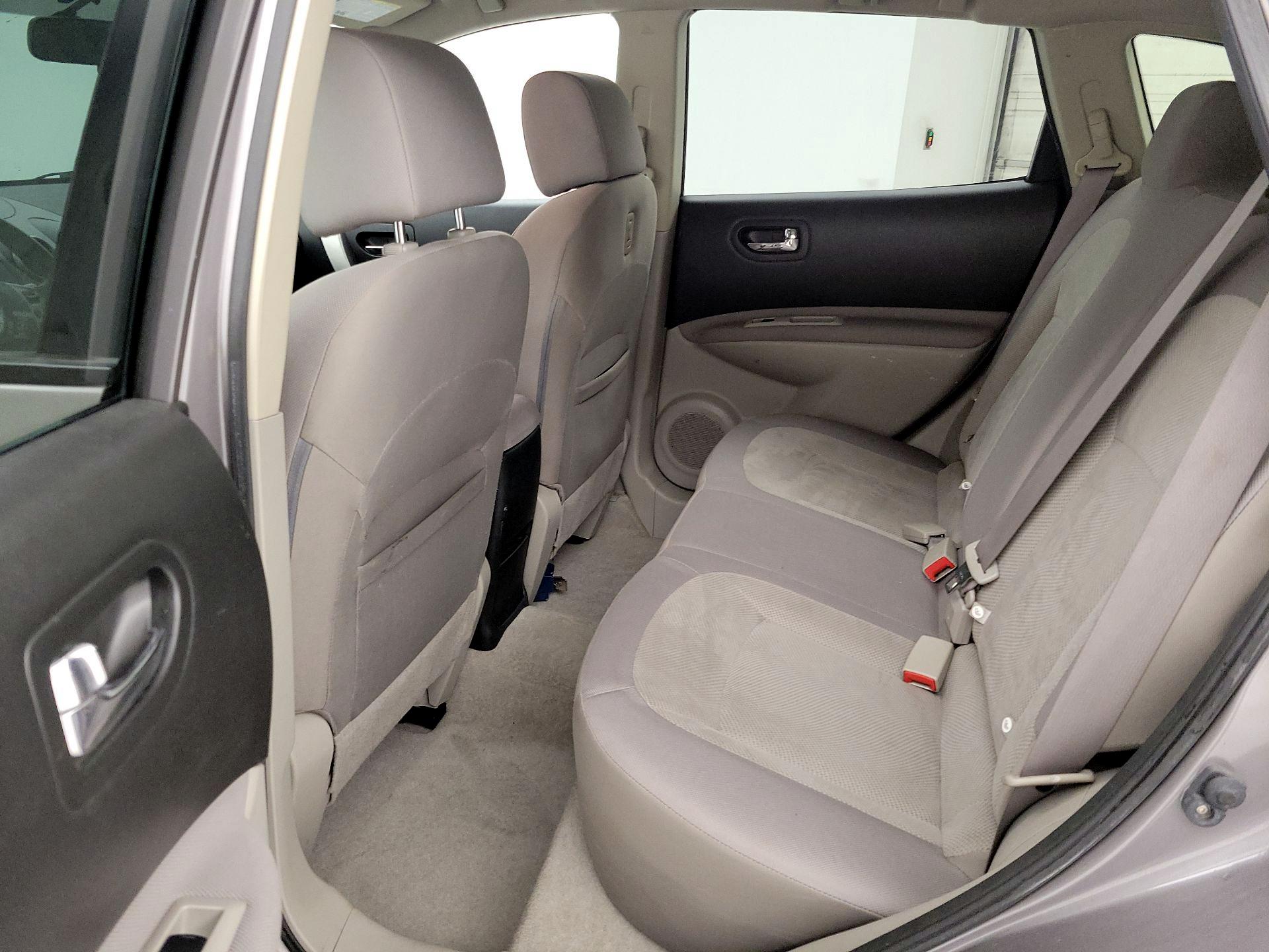 Thumbnail: 2013 Nissan Rogue - 17
