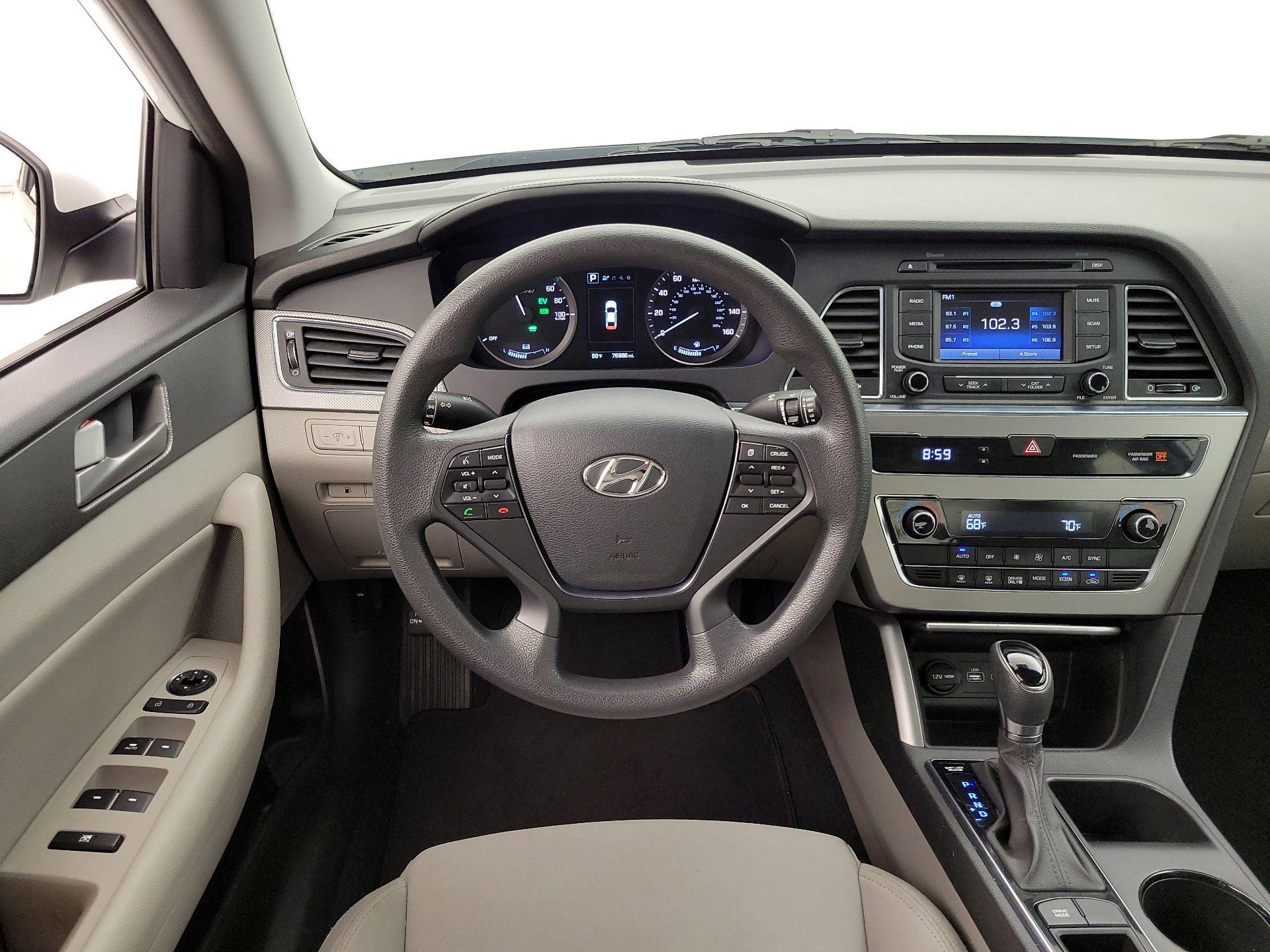 Thumbnail: 2016 Hyundai Sonata - 10