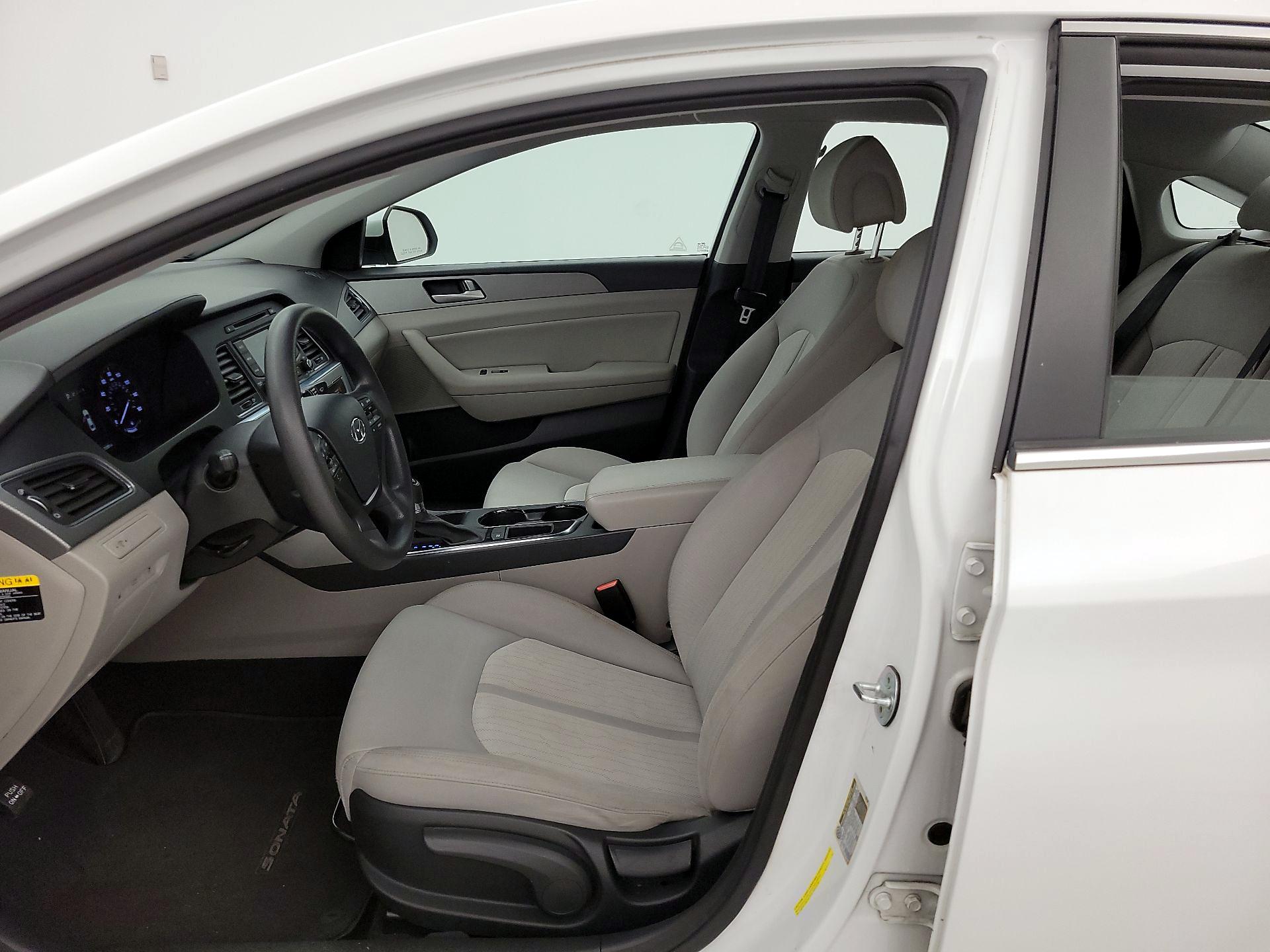 Thumbnail: 2016 Hyundai Sonata - 11