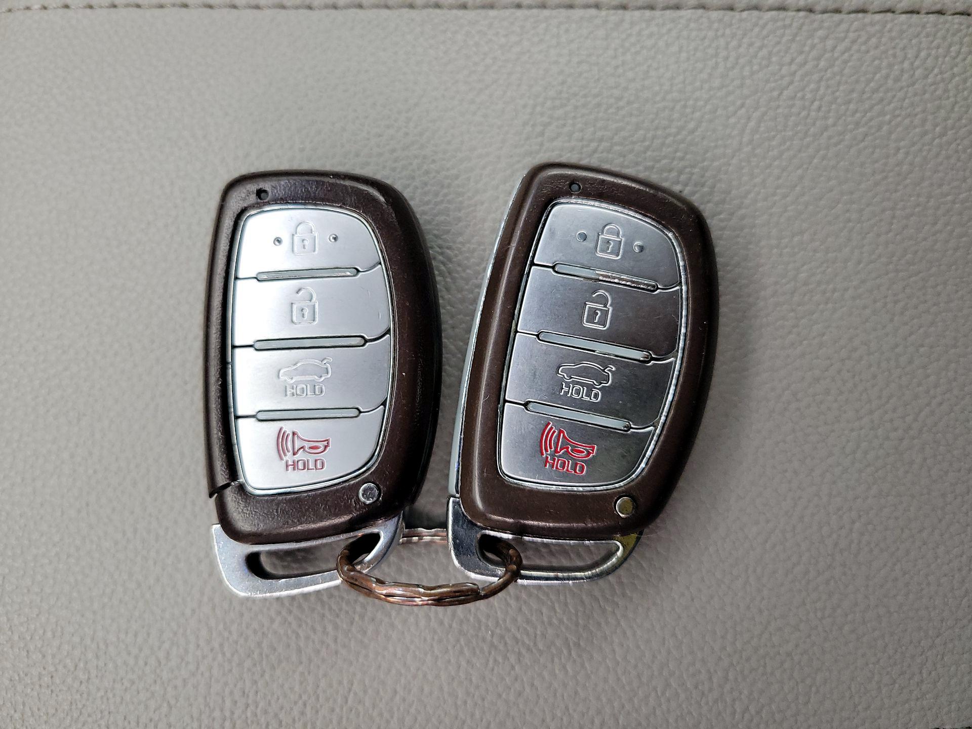 Thumbnail: 2016 Hyundai Sonata - 19