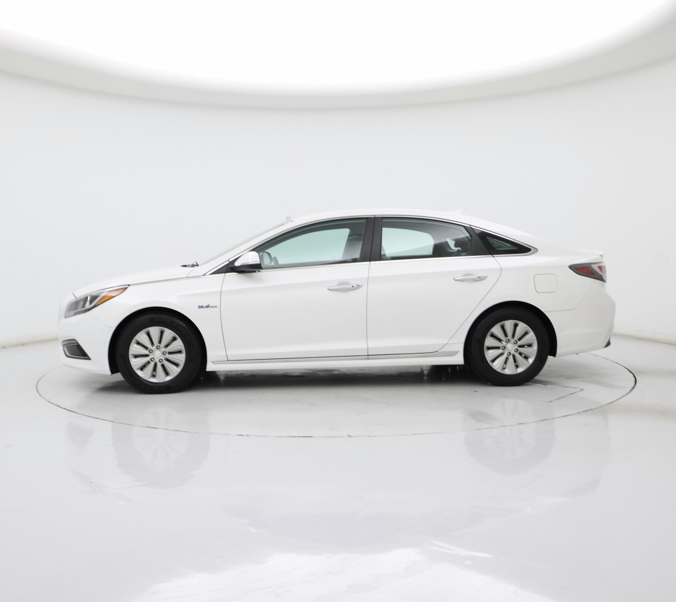 Thumbnail: 2016 Hyundai Sonata - 3